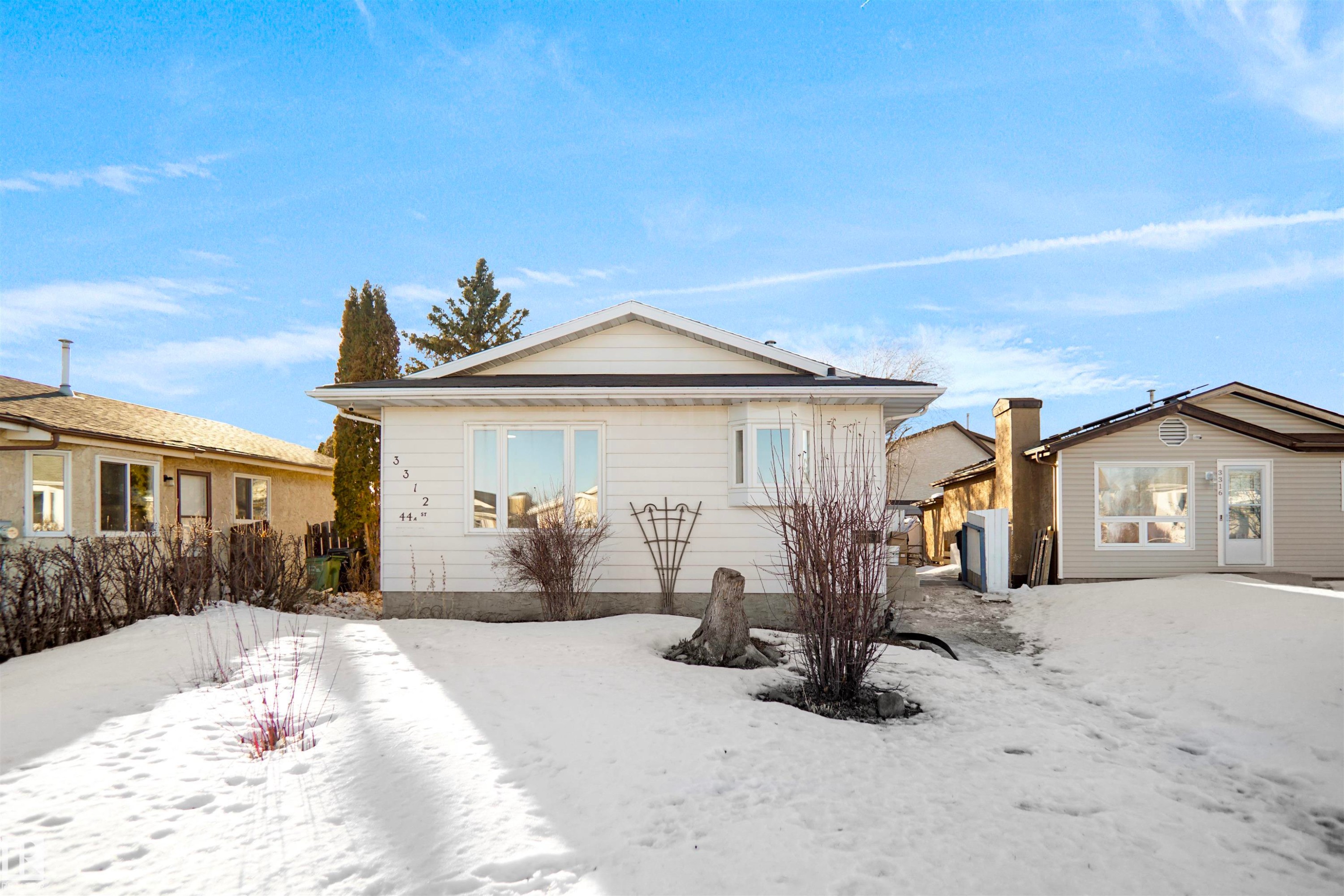 3312 44A Street Nw, Edmonton, AB - Outdoor