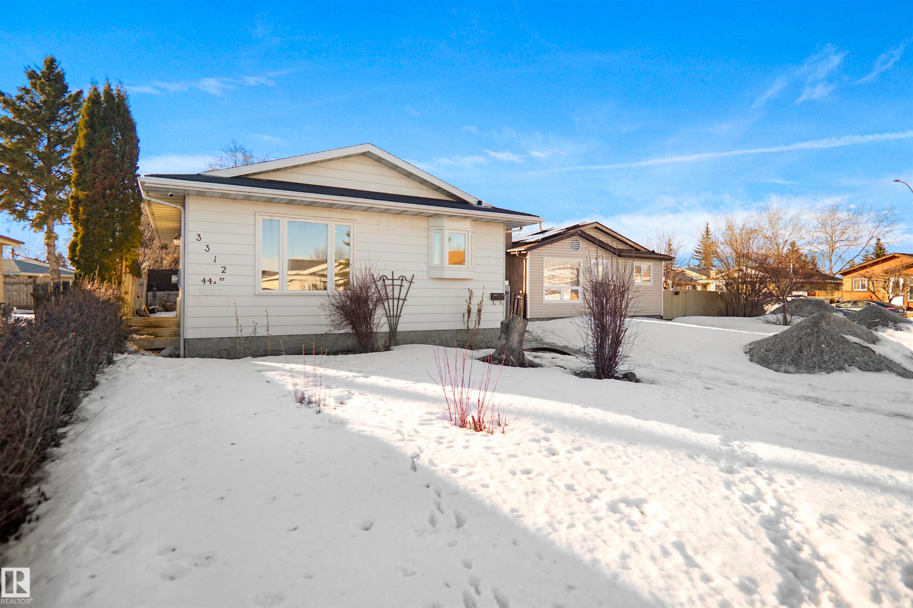 3312 44A Street Nw, Edmonton, AB - Outdoor