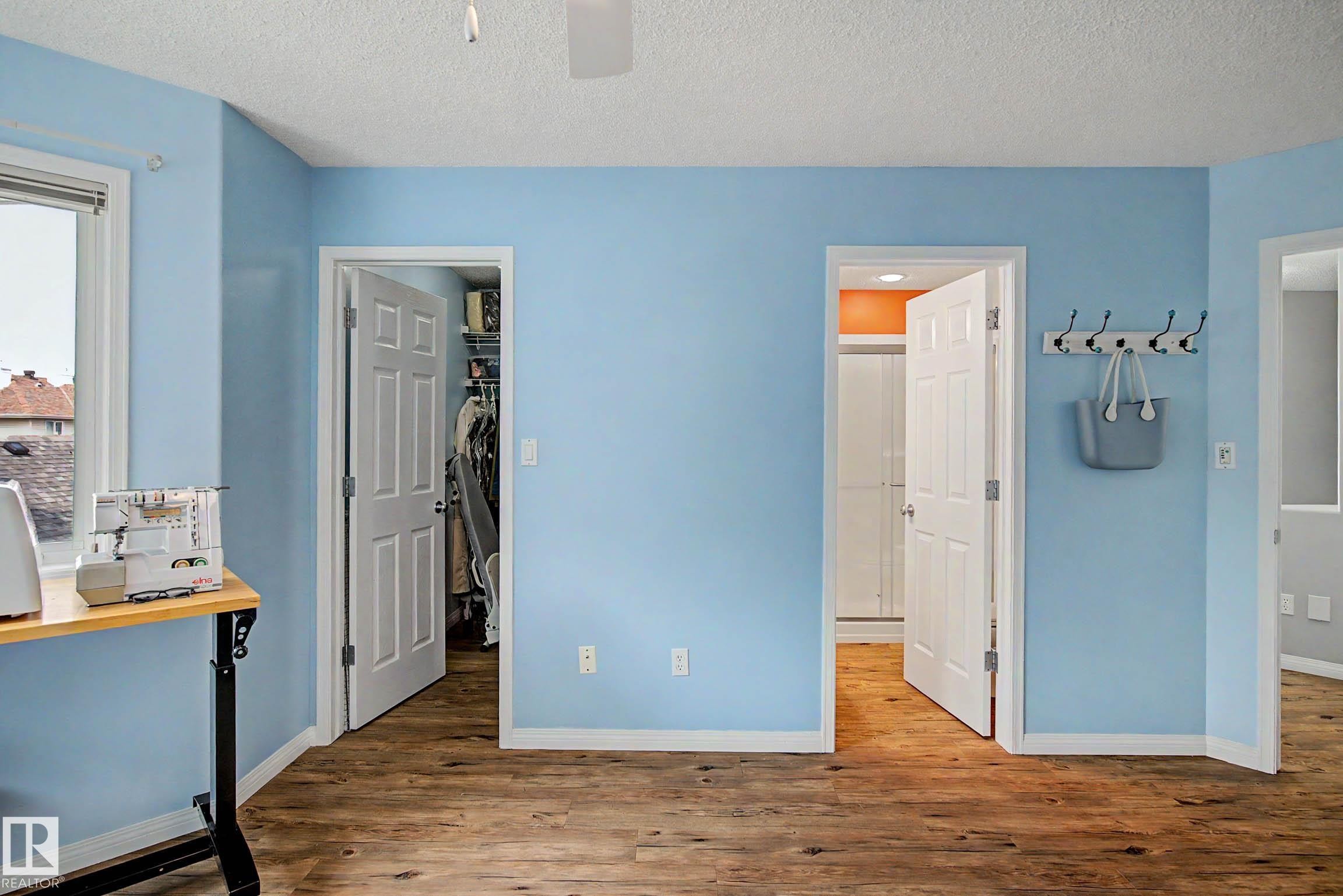 Bedroom - 9130 100A Avenue Nw, Edmonton, AB - Indoor