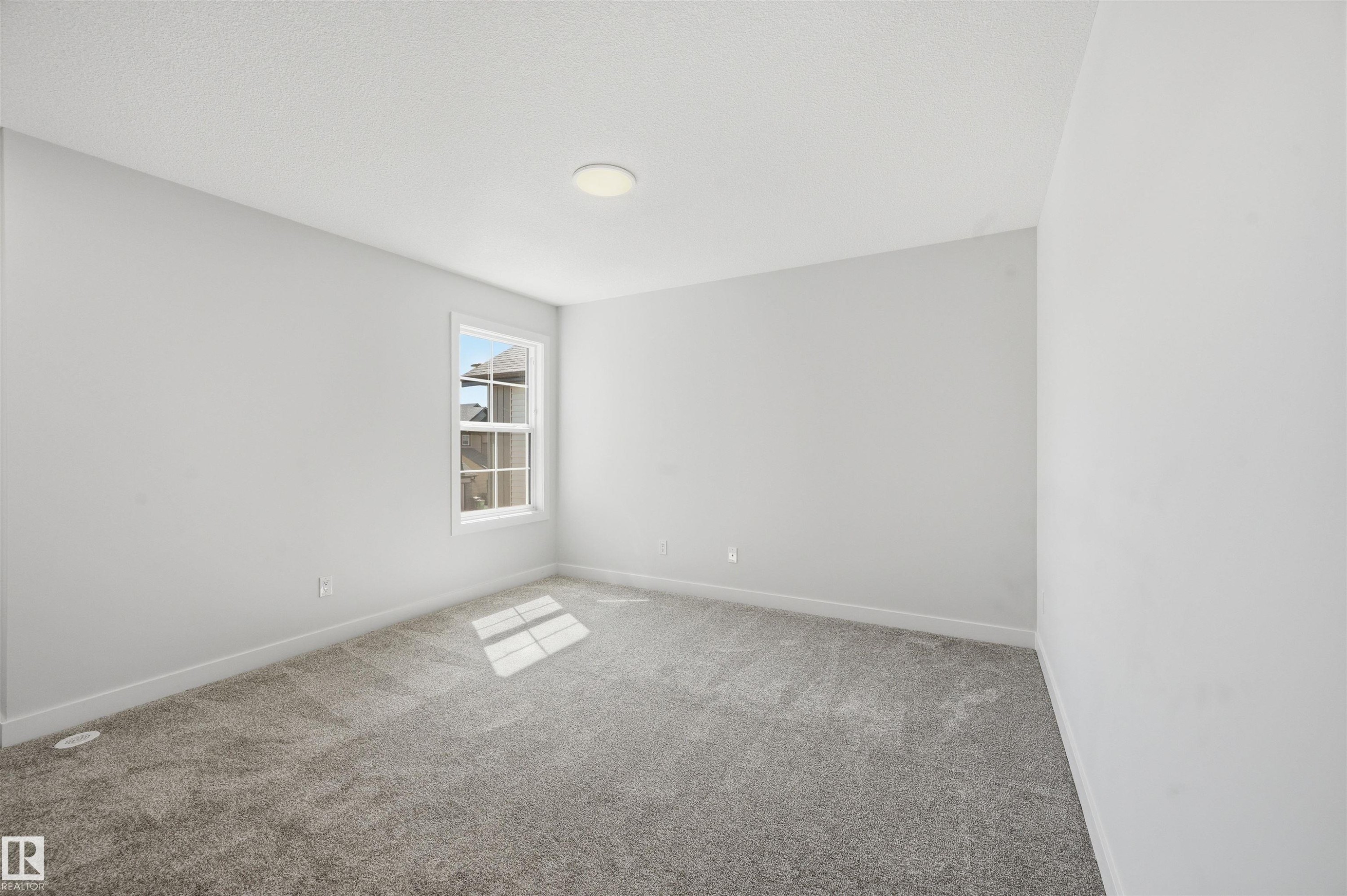 3024 Dixon Landing Sw, Edmonton, AB - Indoor Photo Showing Other Room
