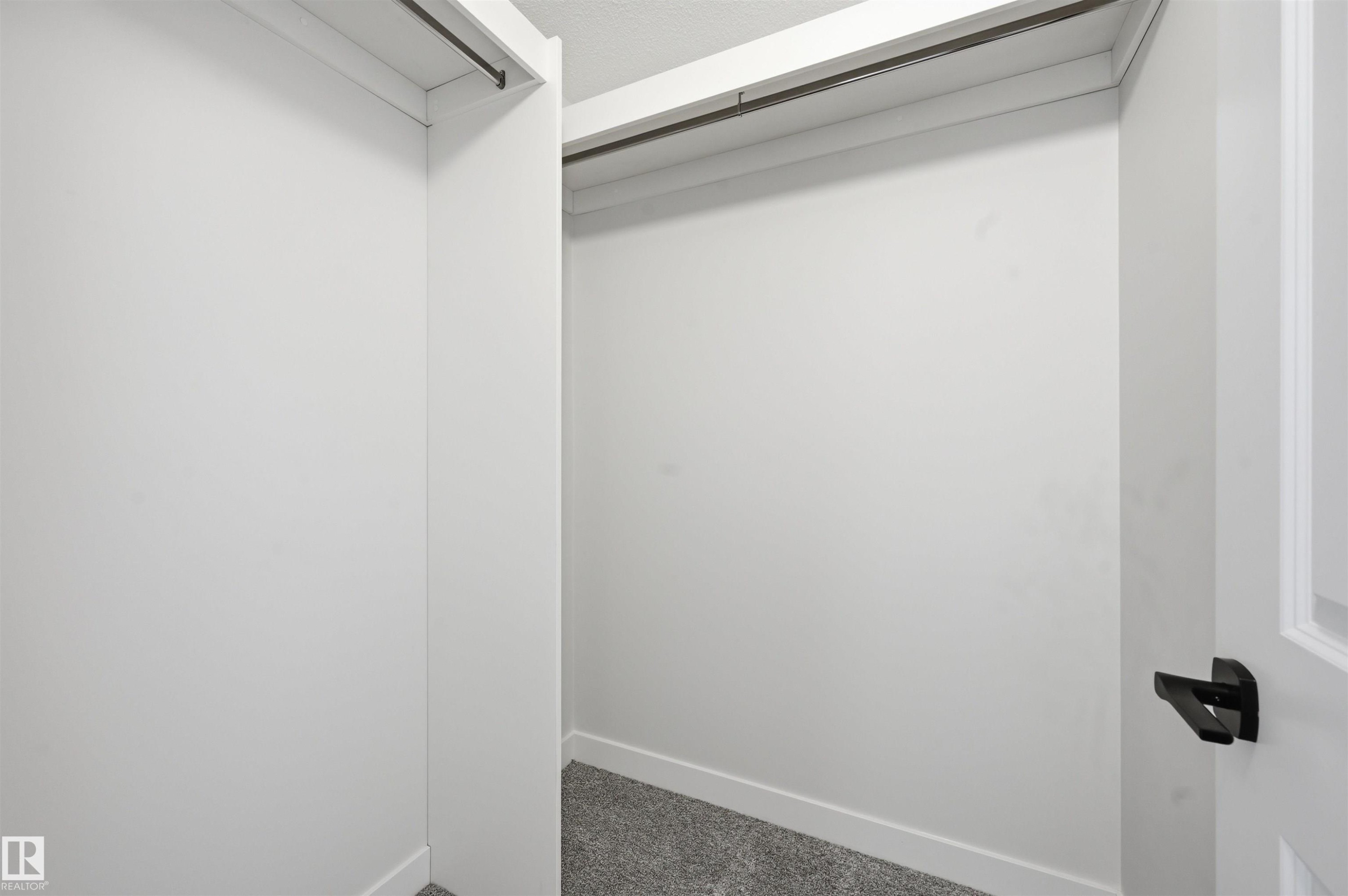 3024 Dixon Landing Sw, Edmonton, AB - Indoor Photo Showing Other Room