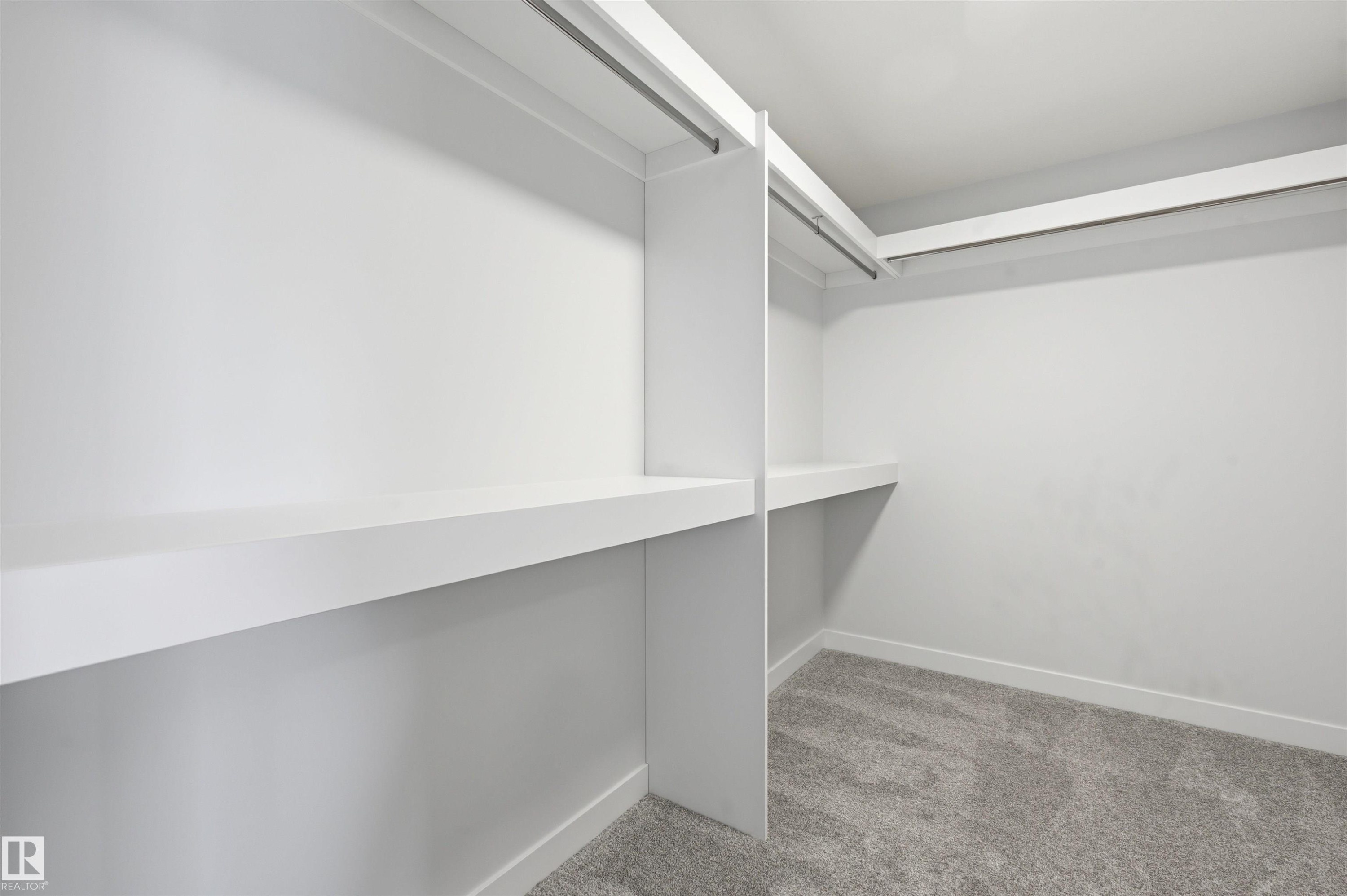 3024 Dixon Landing Sw, Edmonton, AB - Indoor With Storage
