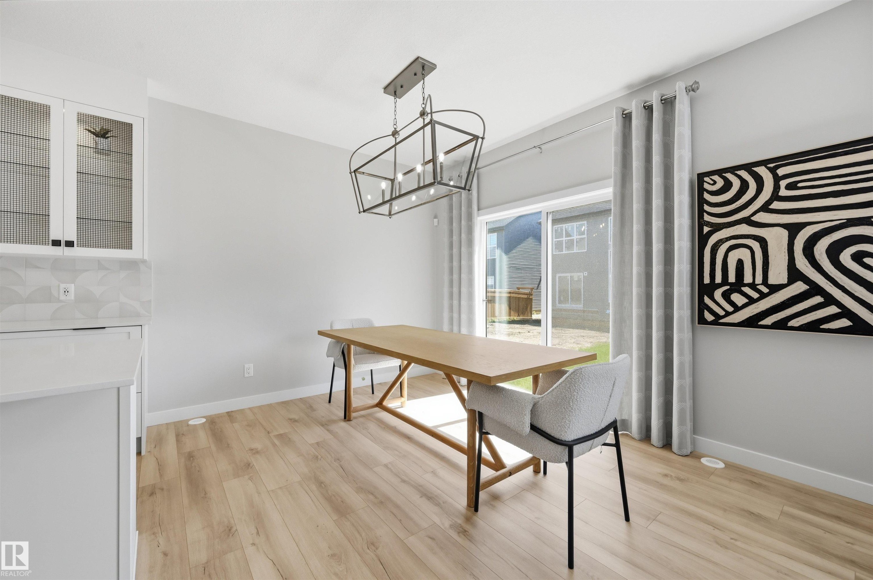 3243 Dixon Way Sw, Edmonton, AB - Indoor Photo Showing Dining Room