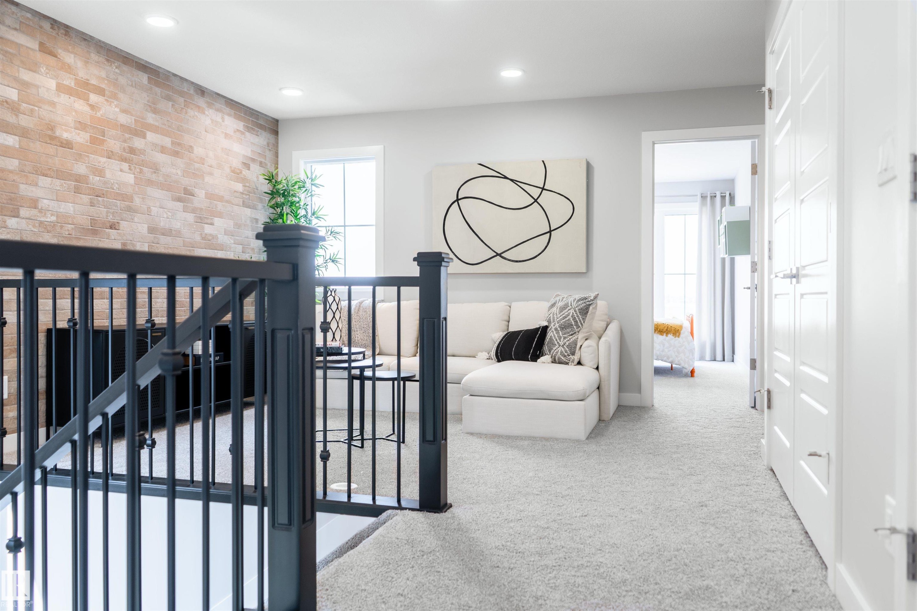 3243 Dixon Way Sw, Edmonton, AB - Indoor Photo Showing Other Room