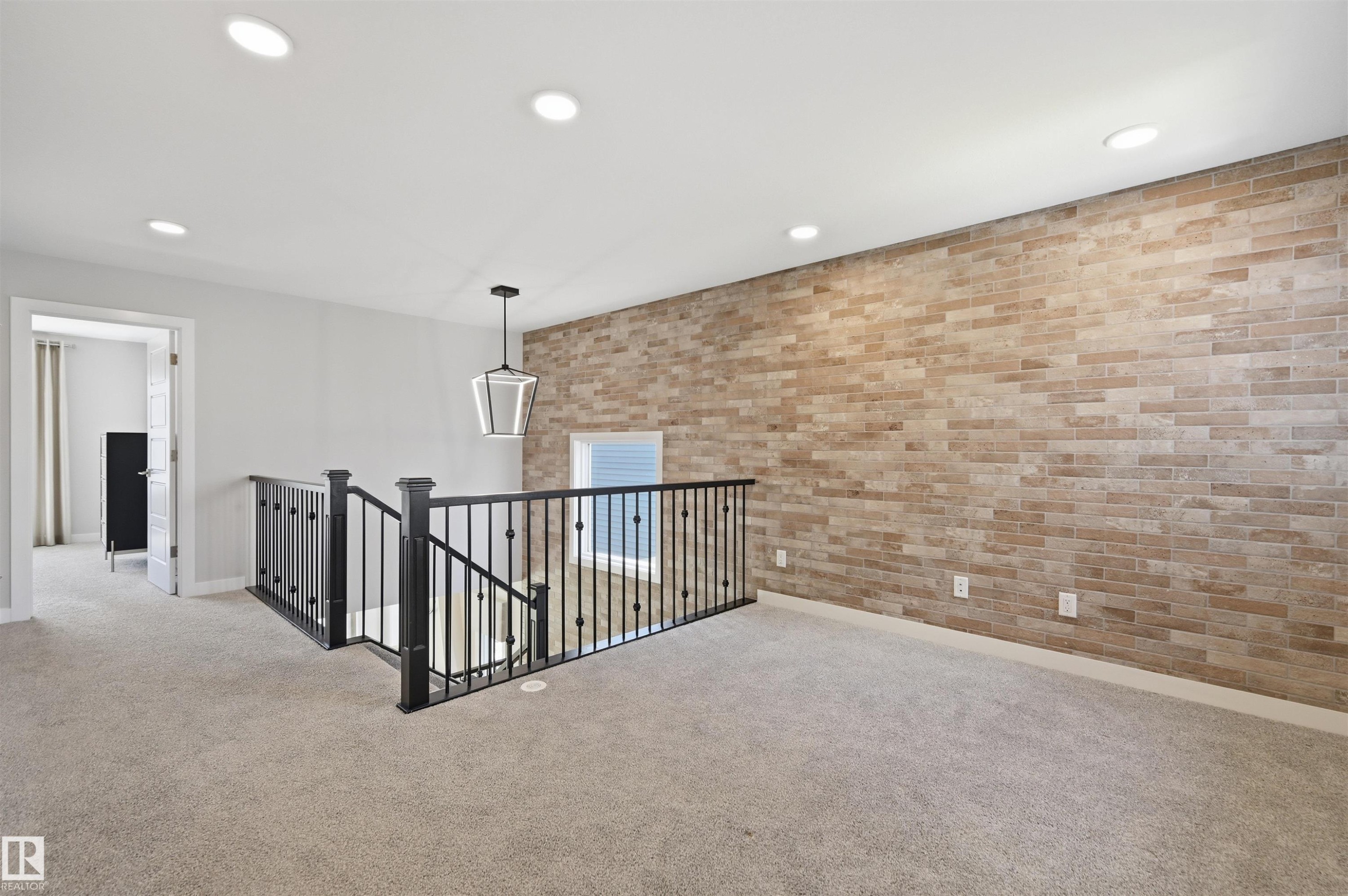 3243 Dixon Way Sw, Edmonton, AB - Indoor Photo Showing Other Room