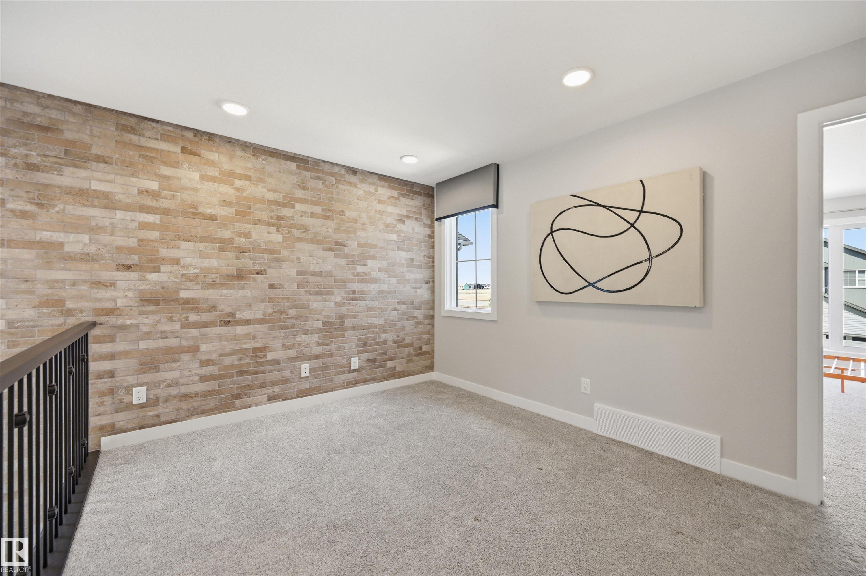 3243 Dixon Way Sw, Edmonton, AB - Indoor Photo Showing Other Room