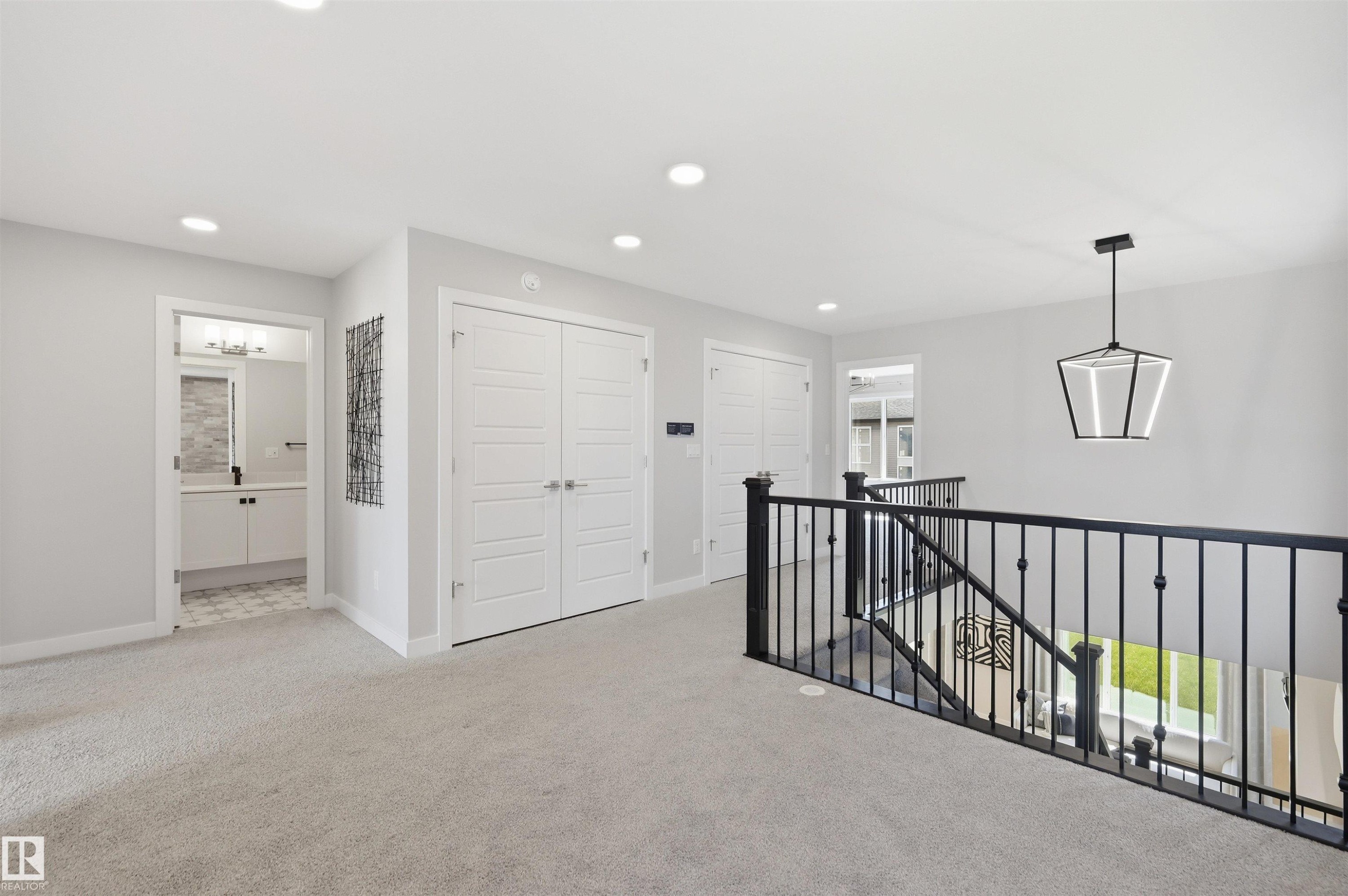 3243 Dixon Way Sw, Edmonton, AB - Indoor Photo Showing Other Room