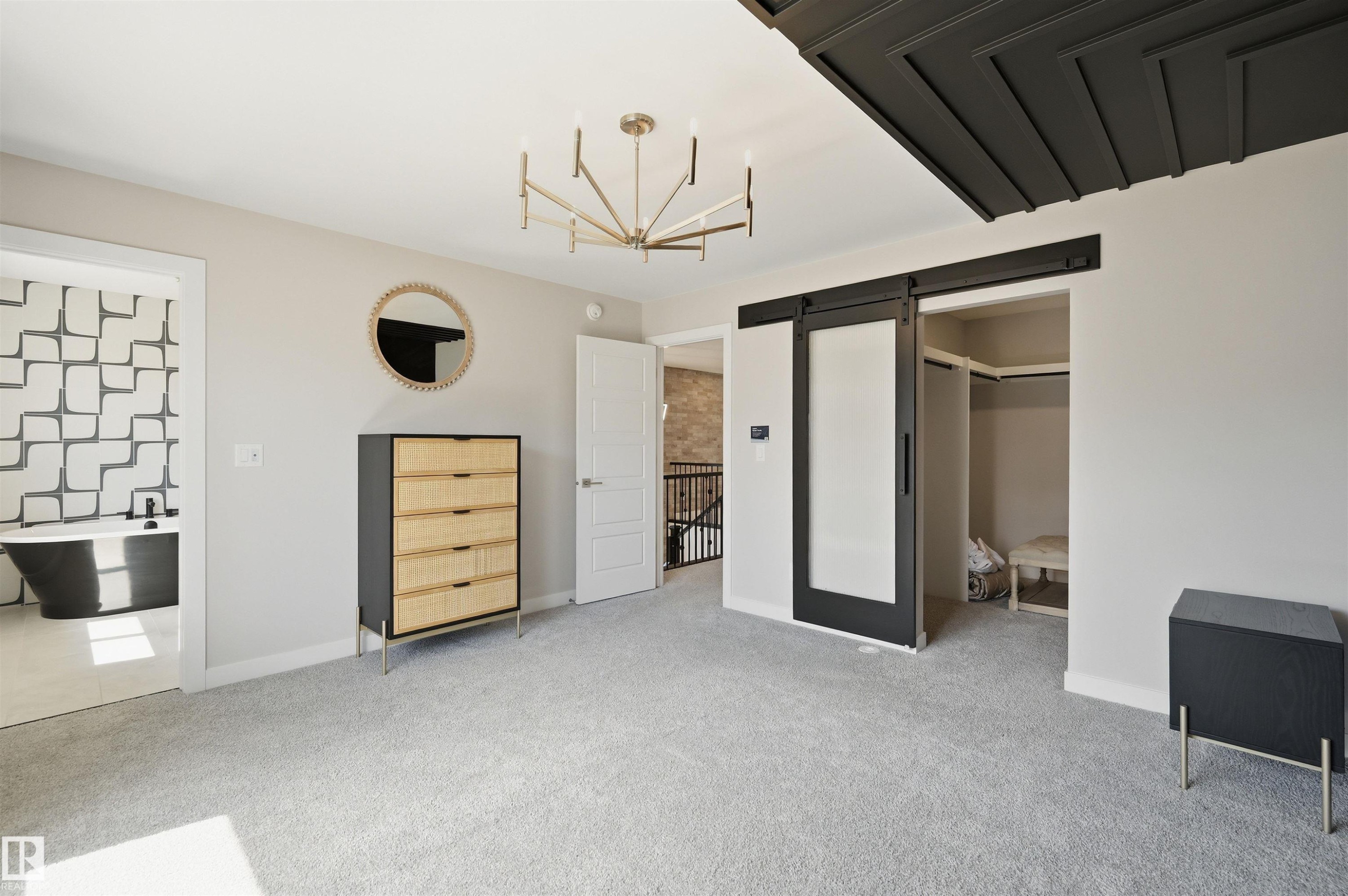 3243 Dixon Way Sw, Edmonton, AB - Indoor