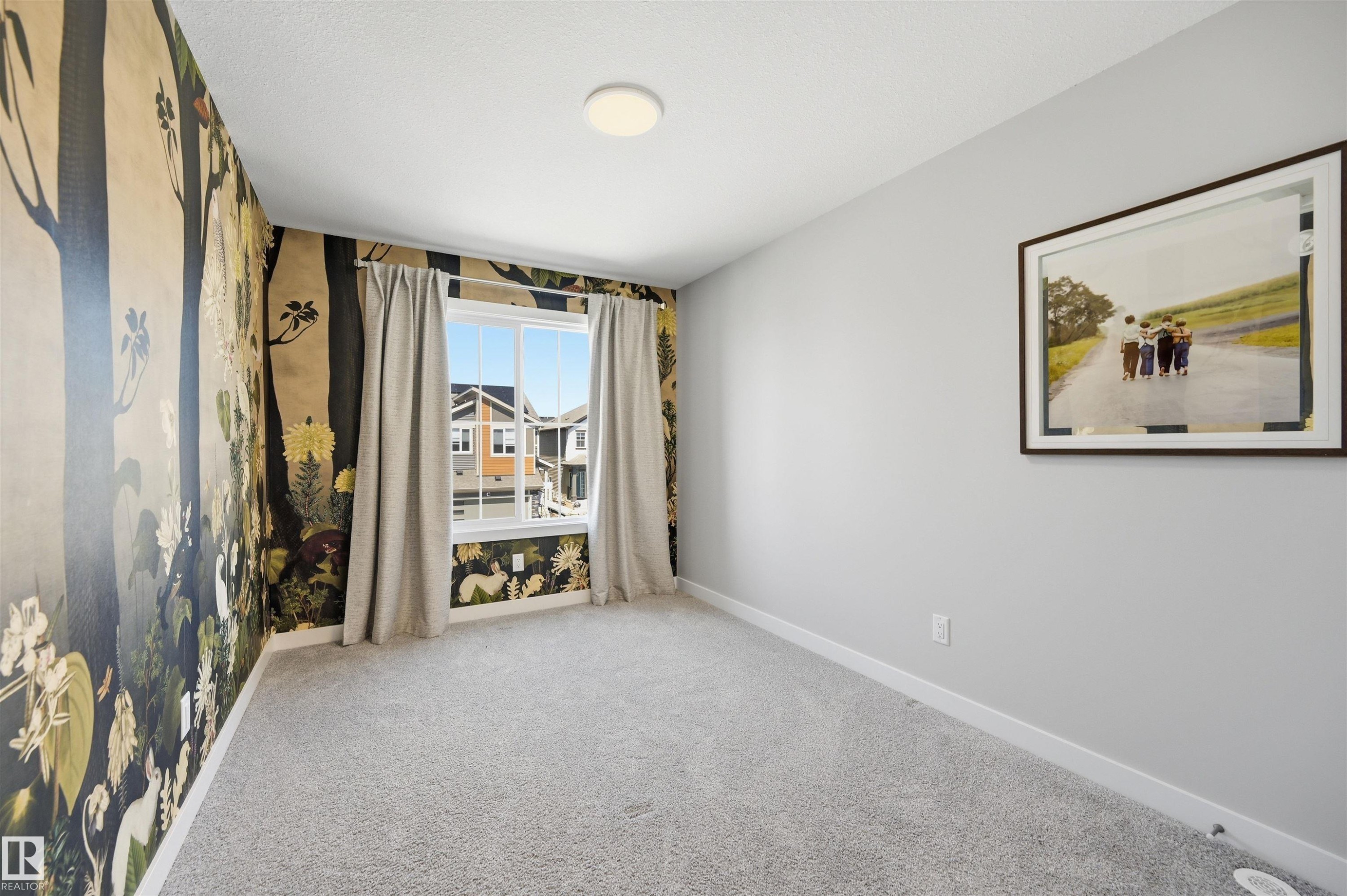 3243 Dixon Way Sw, Edmonton, AB - Indoor Photo Showing Other Room