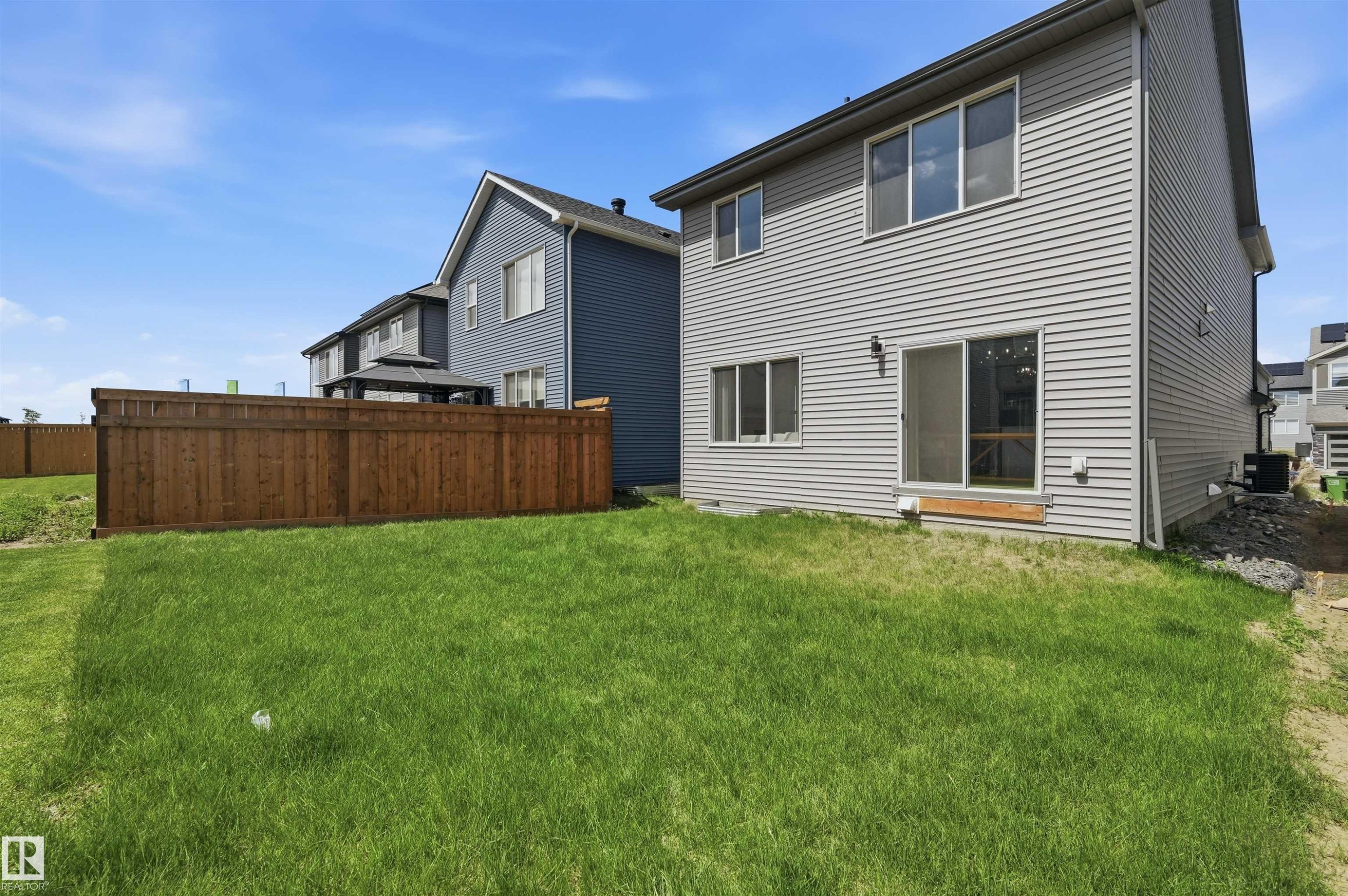 3243 Dixon Way Sw, Edmonton, AB - Outdoor