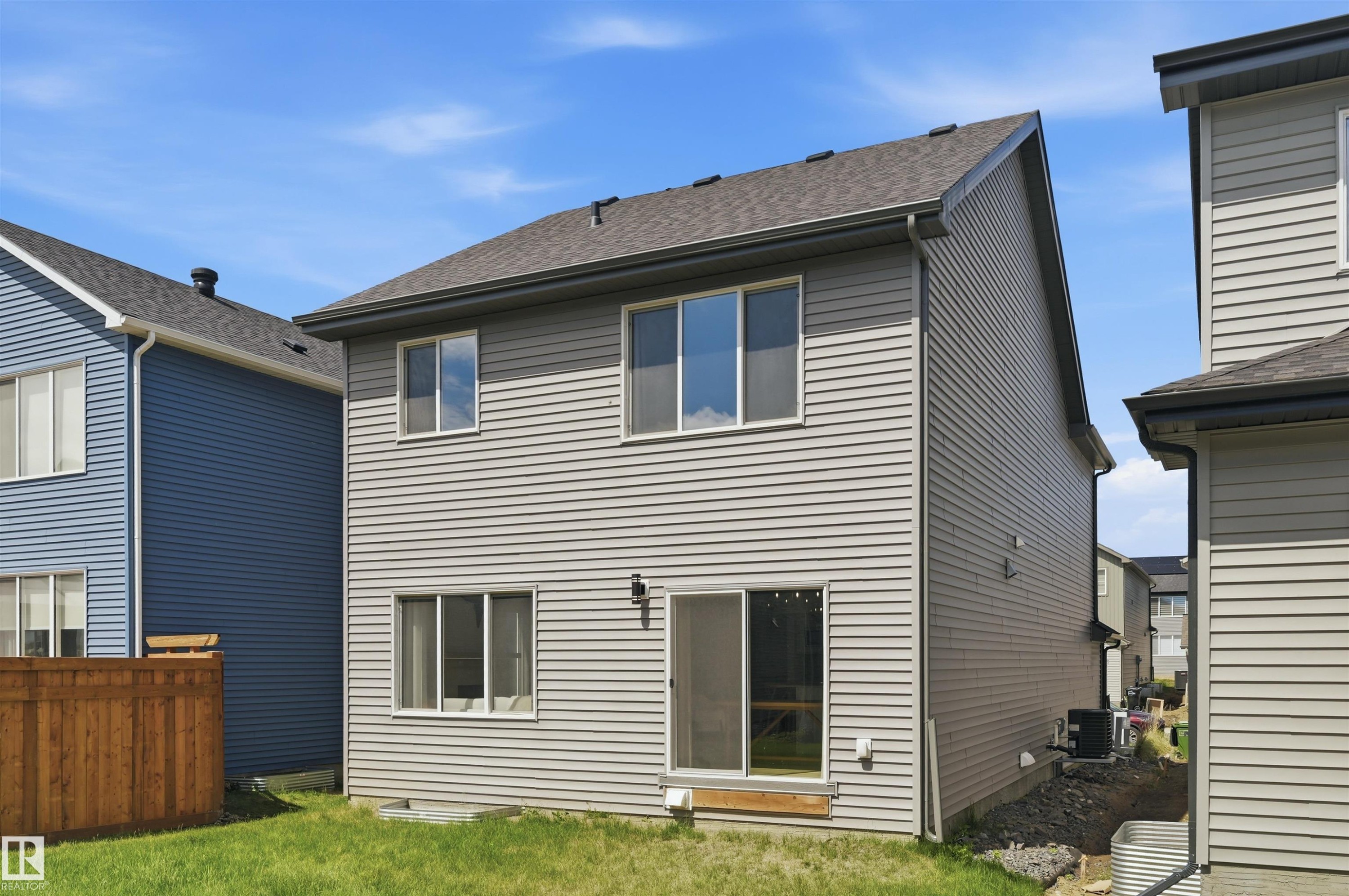 3243 Dixon Way Sw, Edmonton, AB - Outdoor With Exterior