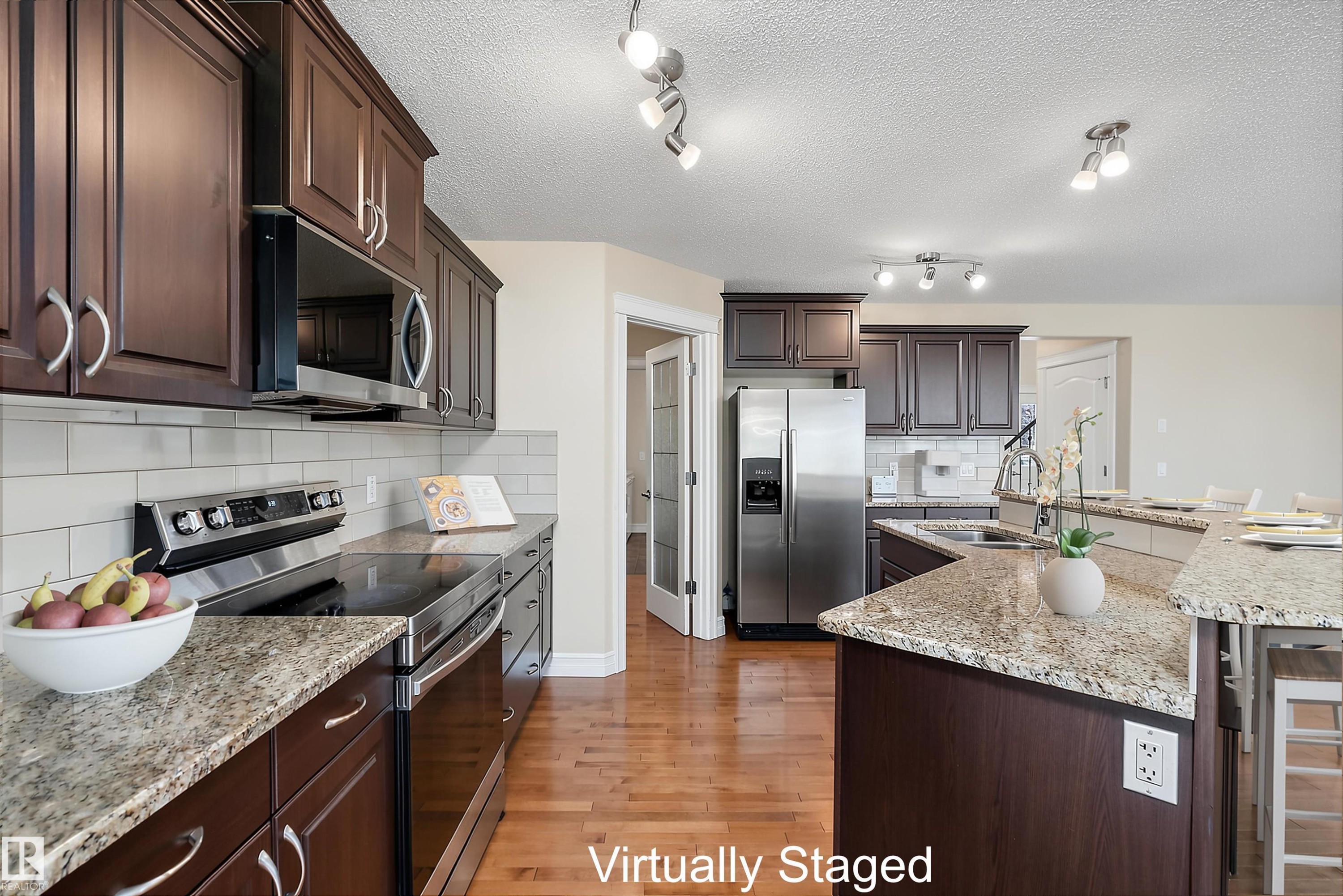 17330 8A Avenue Sw, Edmonton, AB - Indoor Photo Showing Kitchen With Upgraded Kitchen