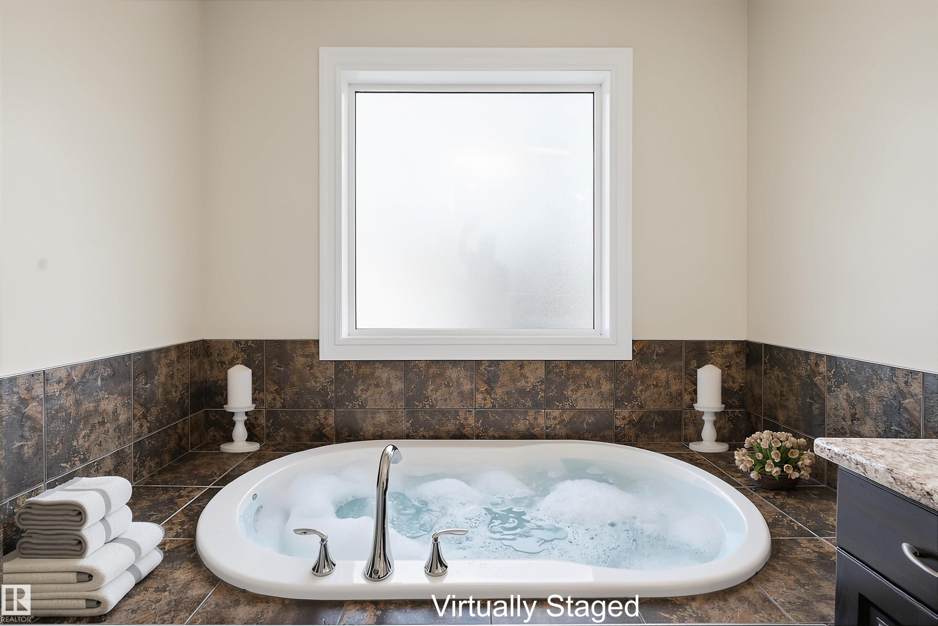 17330 8A Avenue Sw, Edmonton, AB - Indoor Photo Showing Bathroom
