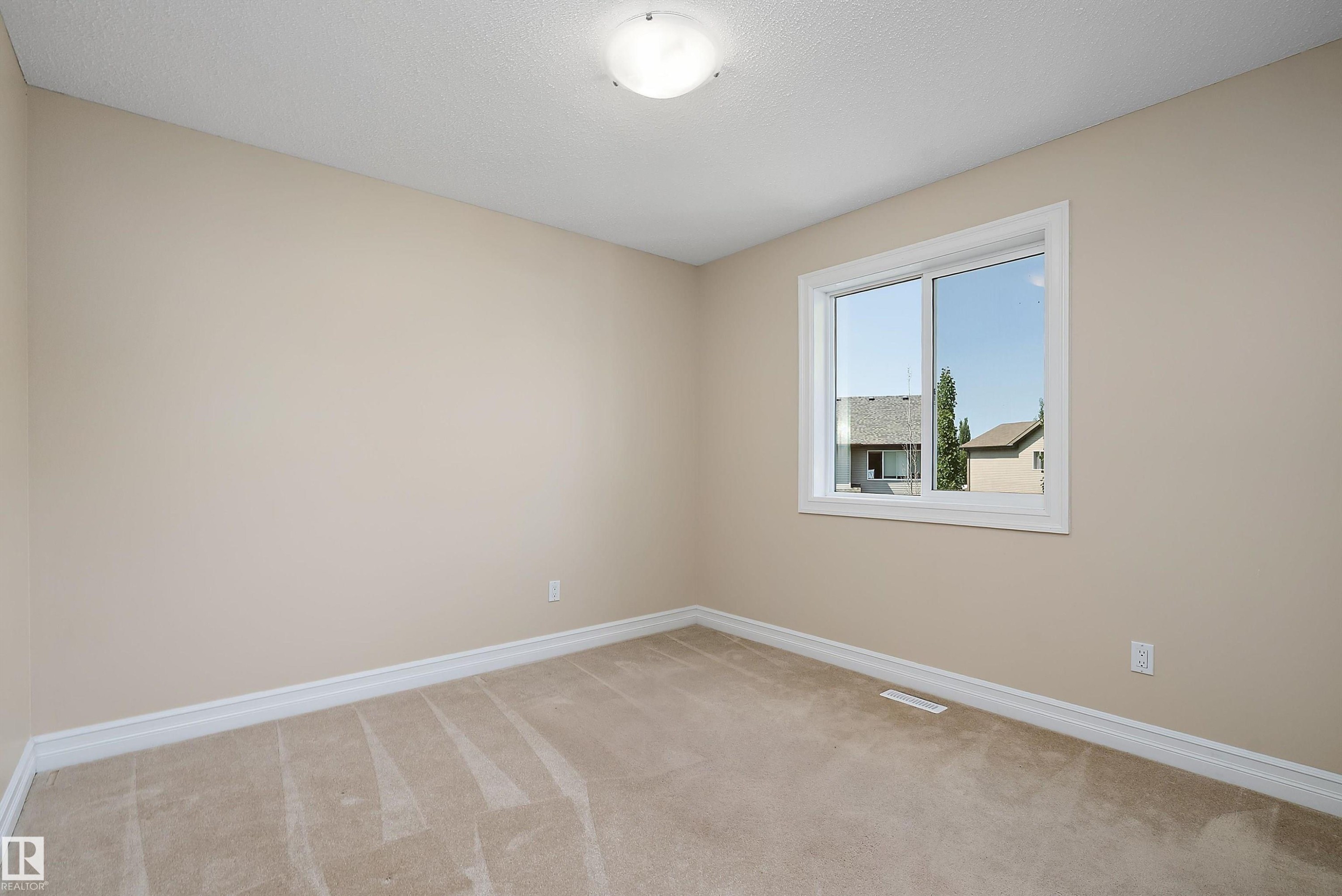 17330 8A Avenue Sw, Edmonton, AB - Indoor Photo Showing Other Room