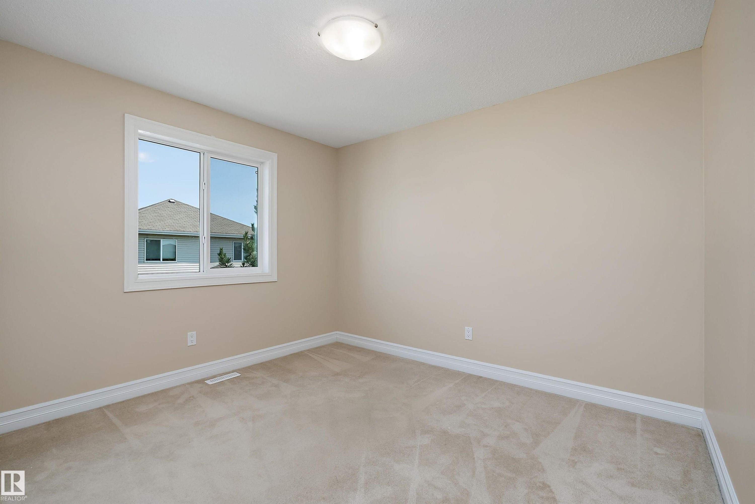 17330 8A Avenue Sw, Edmonton, AB - Indoor Photo Showing Other Room