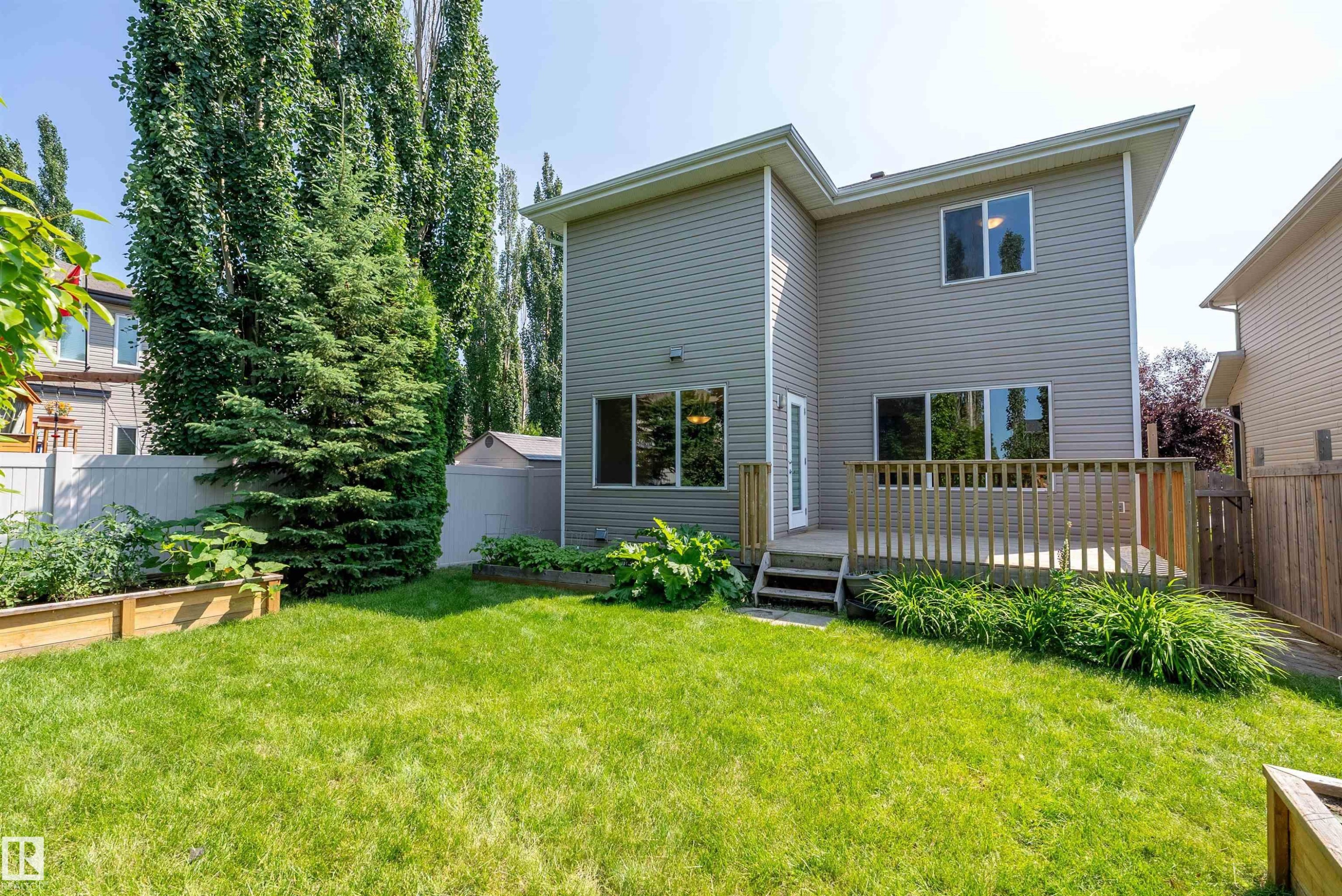17330 8A Avenue Sw, Edmonton, AB - Outdoor