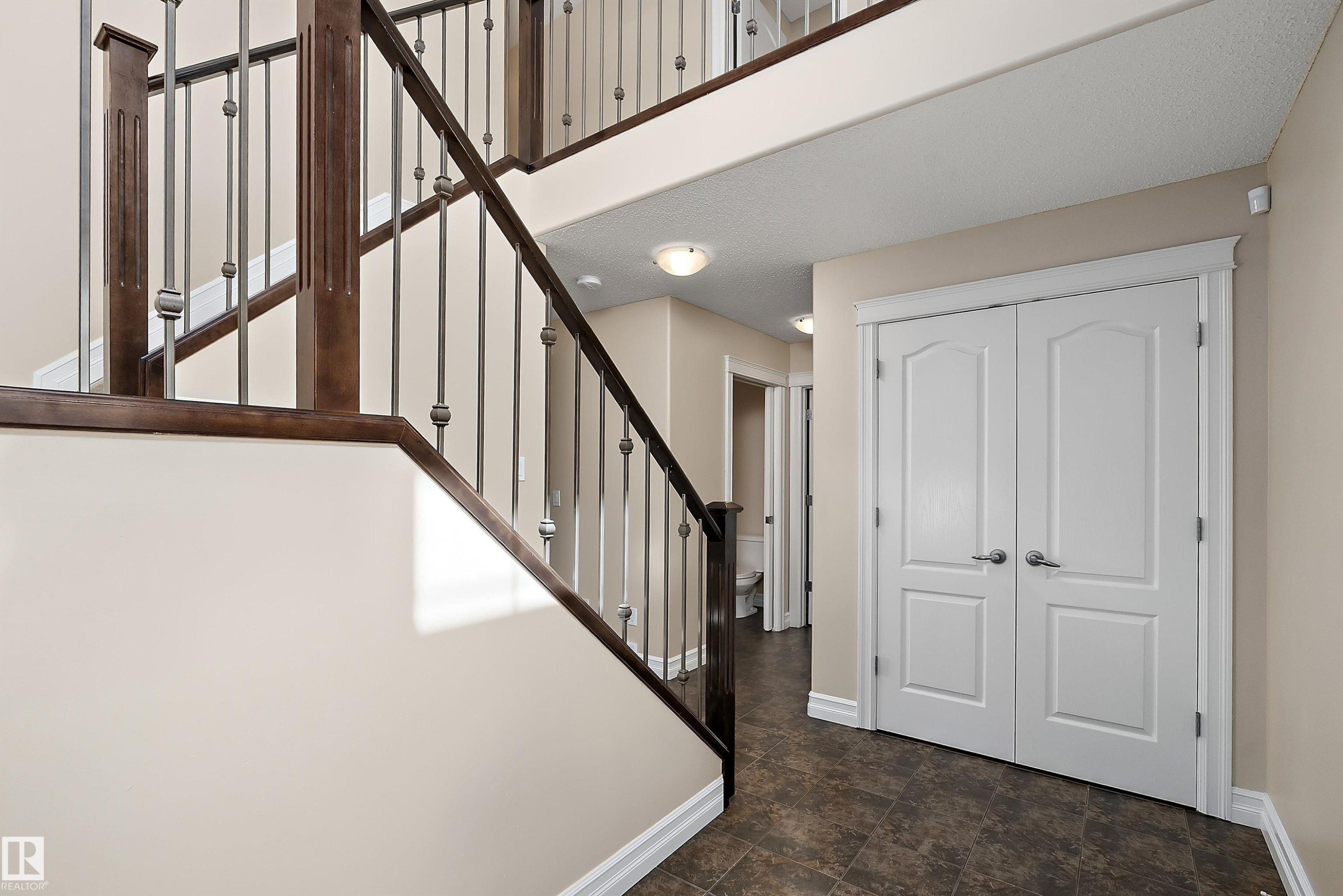17330 8A Avenue Sw, Edmonton, AB - Indoor Photo Showing Other Room