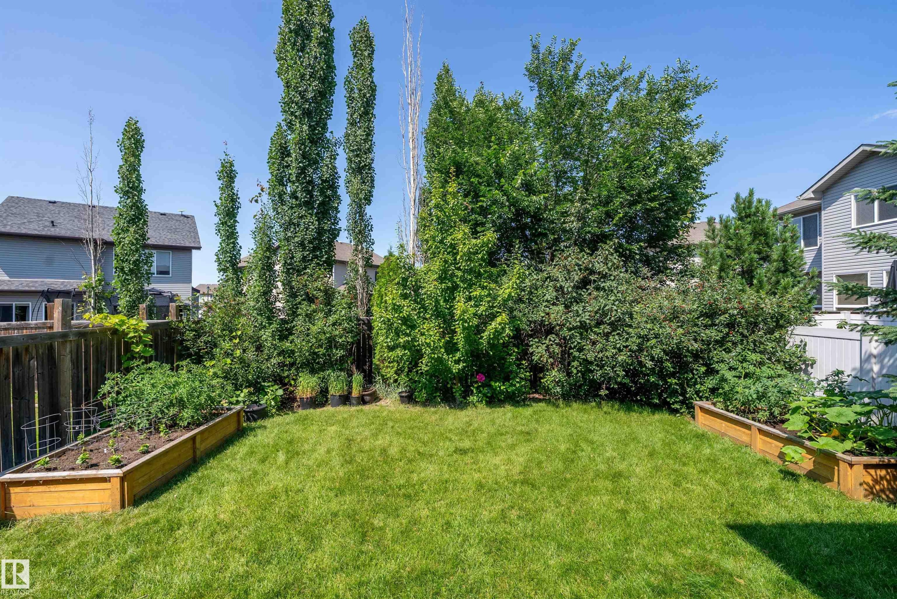 17330 8A Avenue Sw, Edmonton, AB - Outdoor