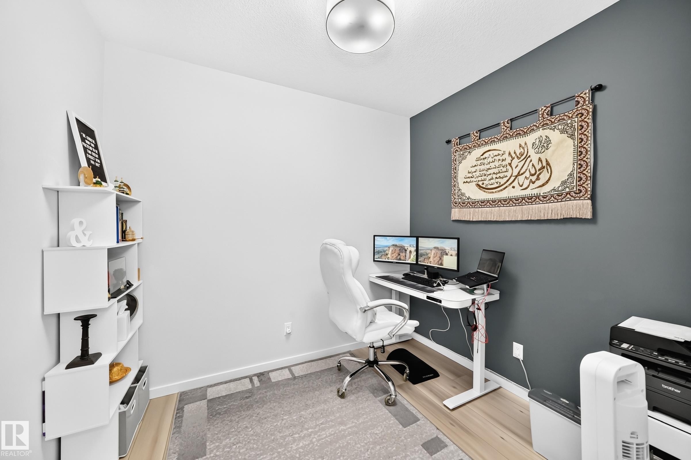 4018 Hawthorn Link Sw, Edmonton, AB - Indoor Photo Showing Office