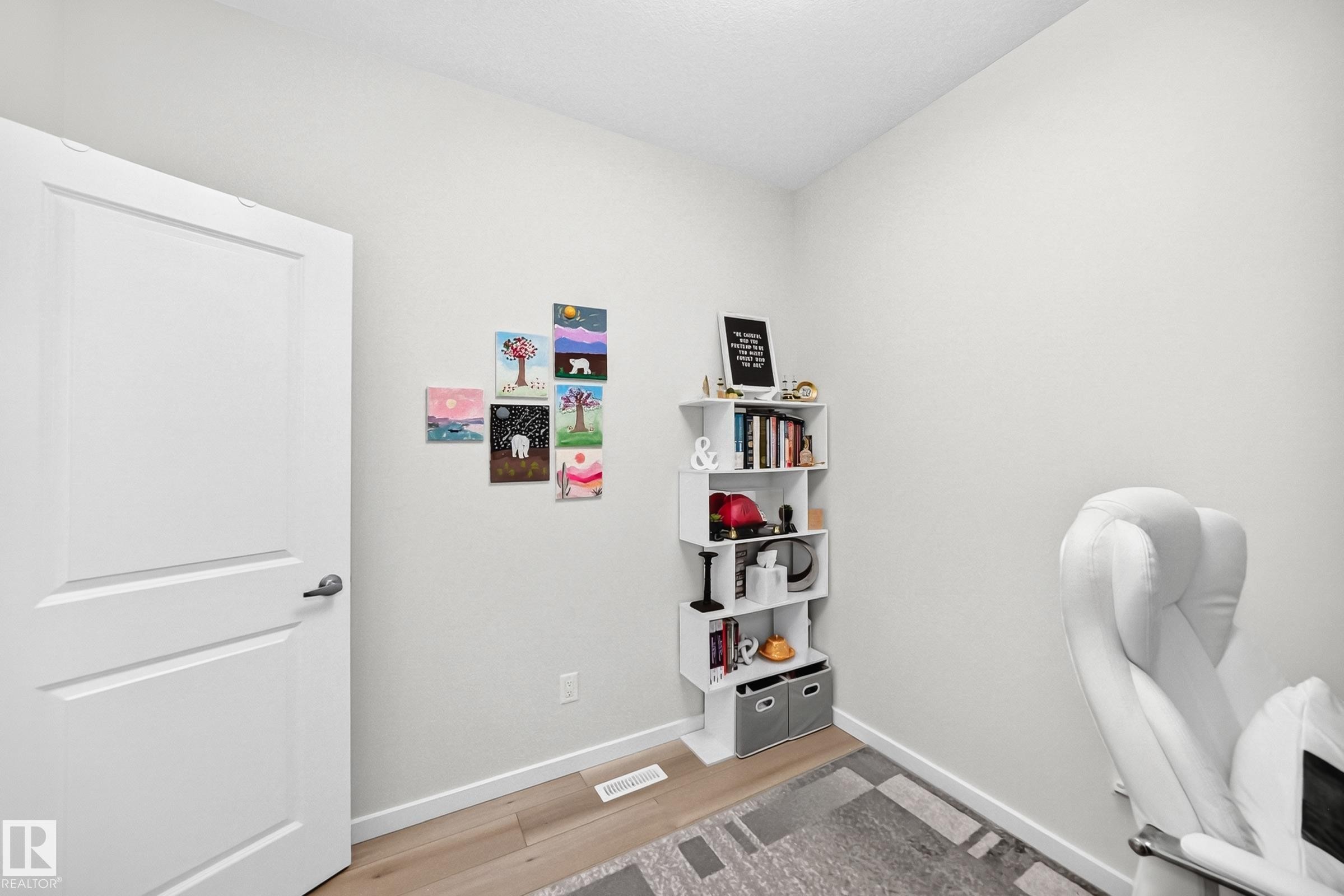 4018 Hawthorn Link Sw, Edmonton, AB - Indoor Photo Showing Other Room