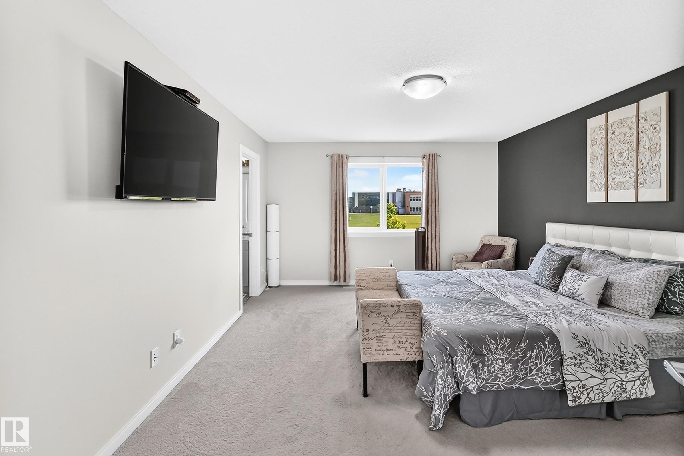 4018 Hawthorn Link Sw, Edmonton, AB - Indoor Photo Showing Bedroom