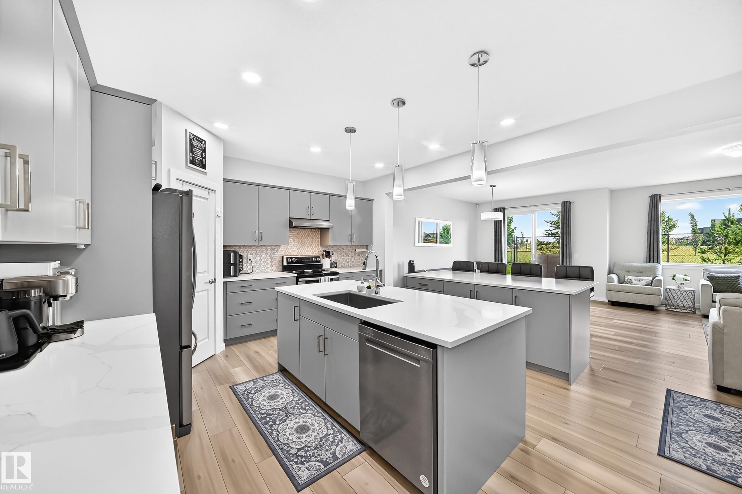 4018 Hawthorn Link Sw, Edmonton, AB - Indoor Photo Showing Kitchen With Stainless Steel Kitchen With Upgraded Kitchen