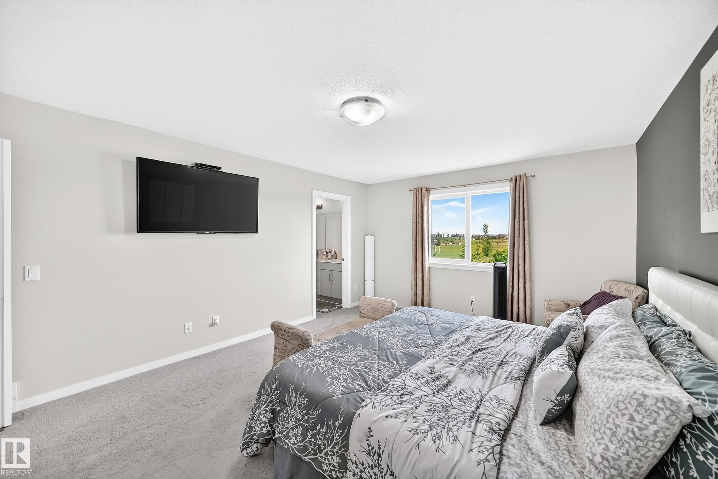 4018 Hawthorn Link Sw, Edmonton, AB - Indoor Photo Showing Bedroom