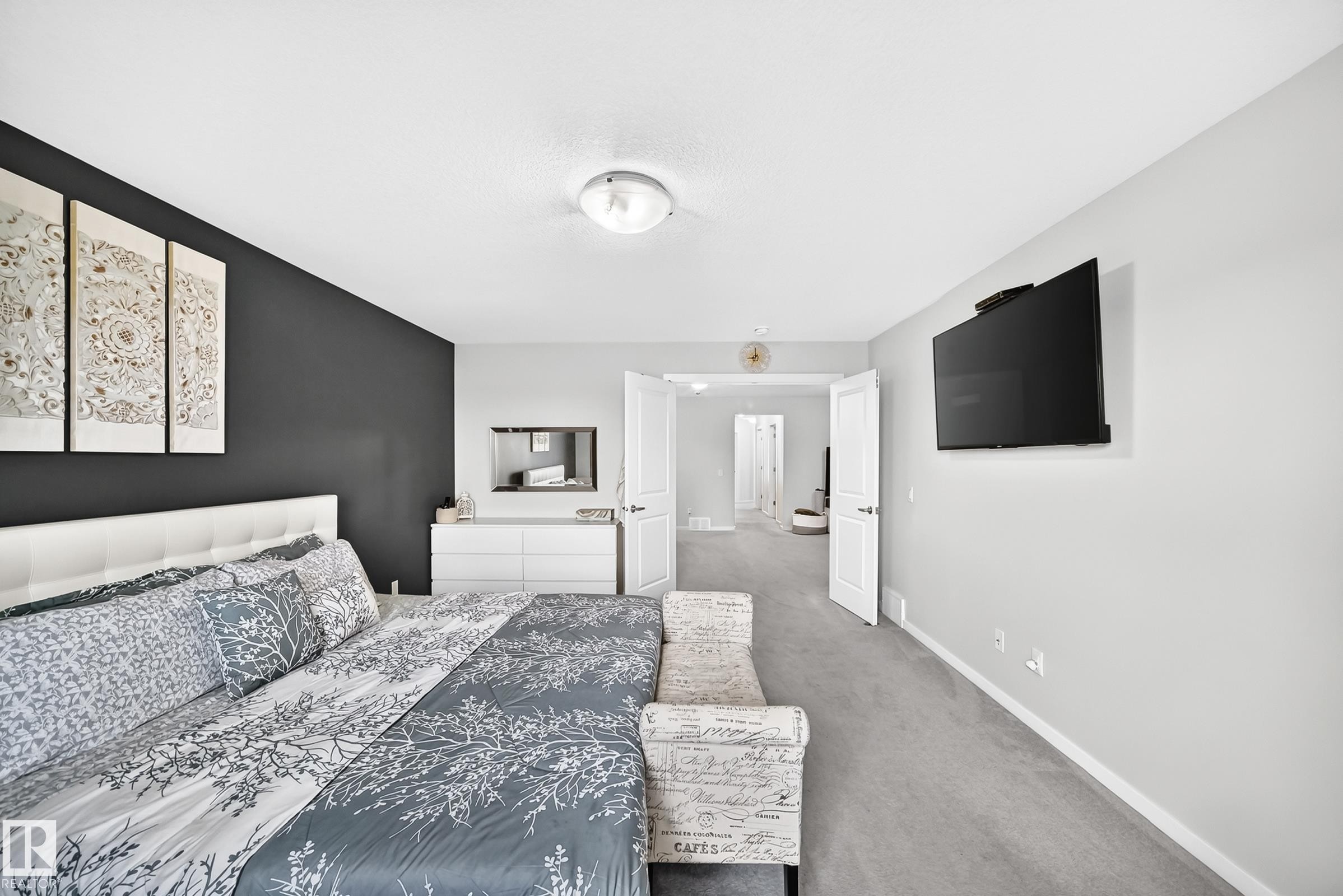 4018 Hawthorn Link Sw, Edmonton, AB - Indoor Photo Showing Bedroom