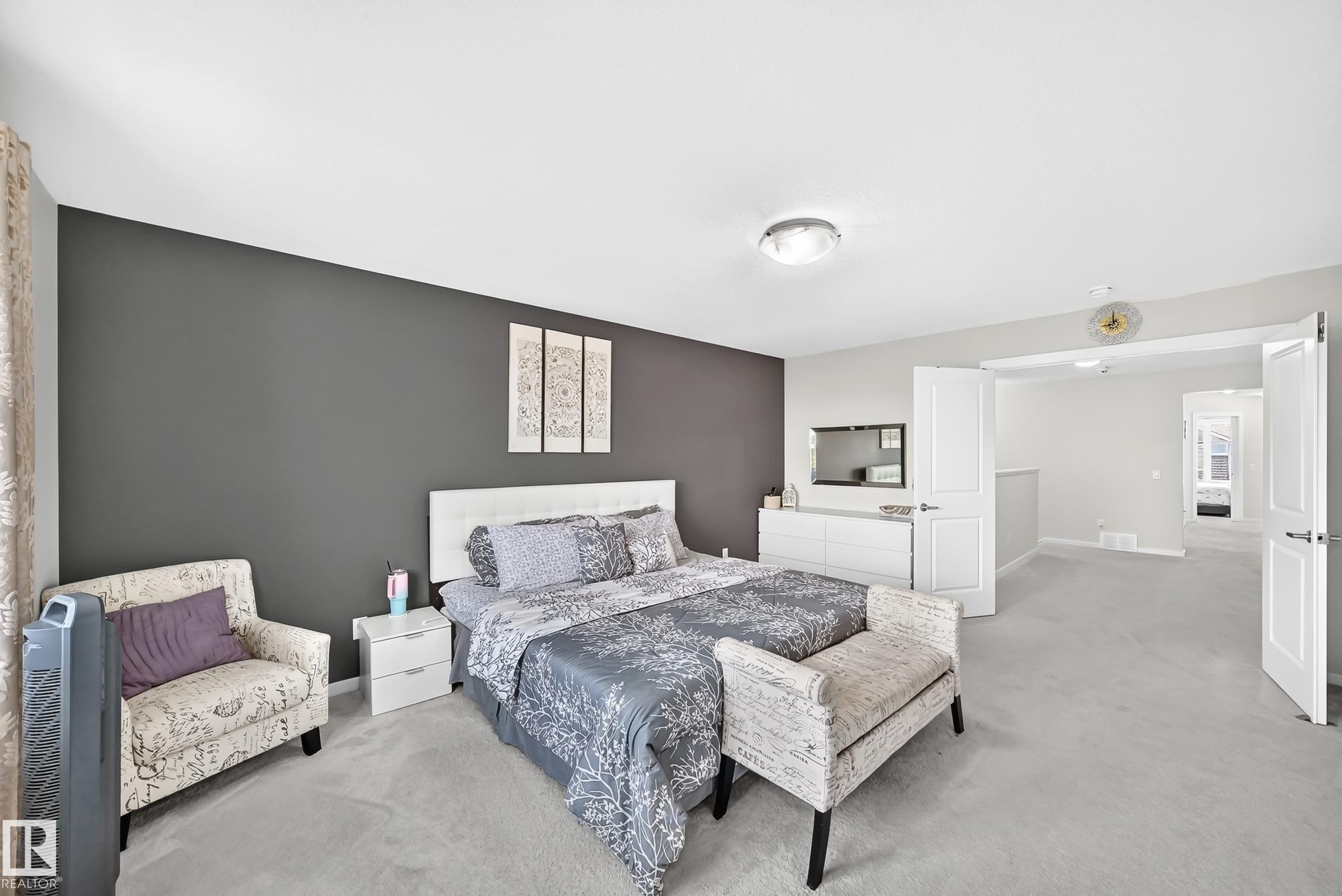 4018 Hawthorn Link Sw, Edmonton, AB - Indoor Photo Showing Bedroom