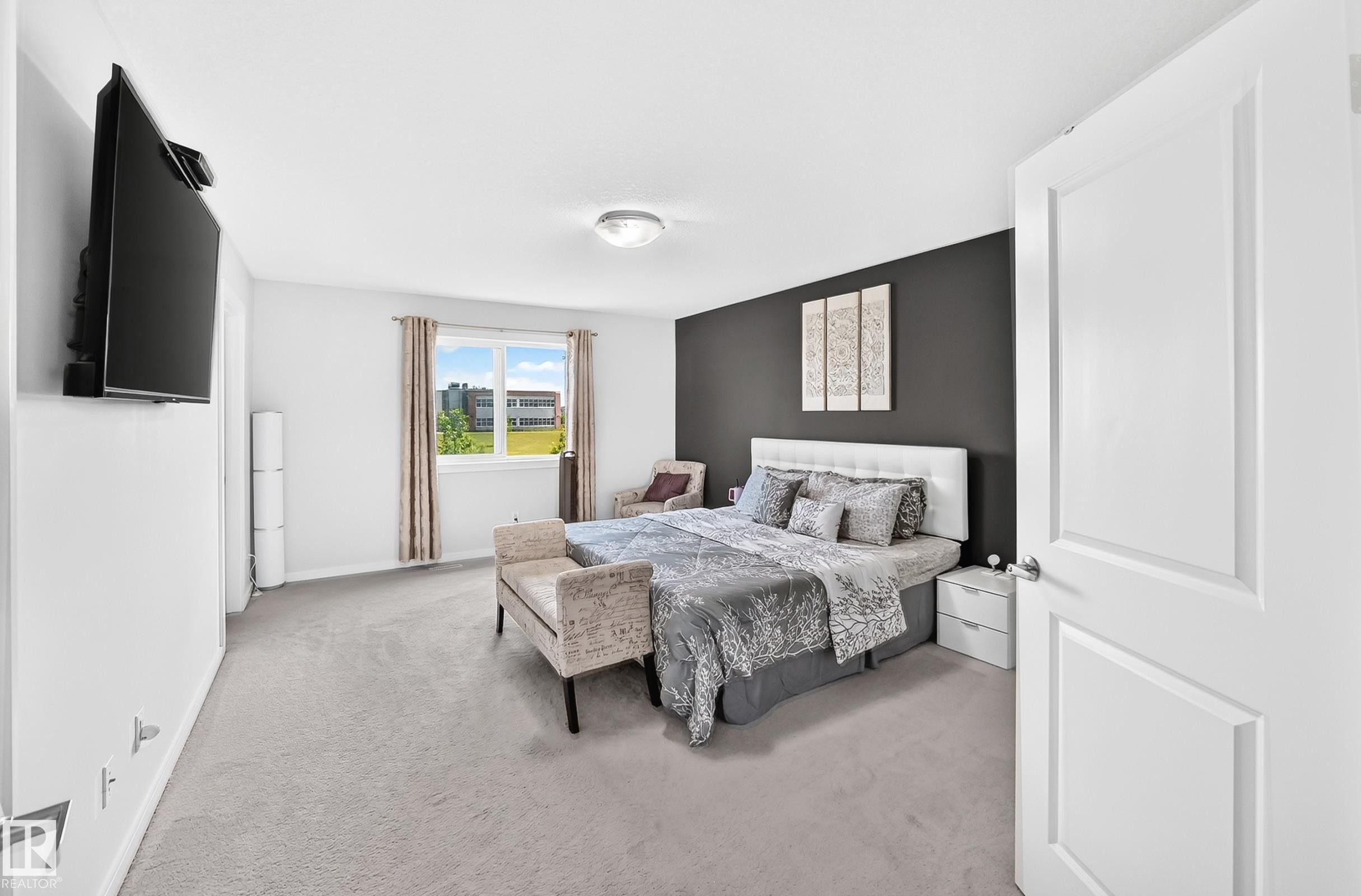 4018 Hawthorn Link Sw, Edmonton, AB - Indoor Photo Showing Bedroom