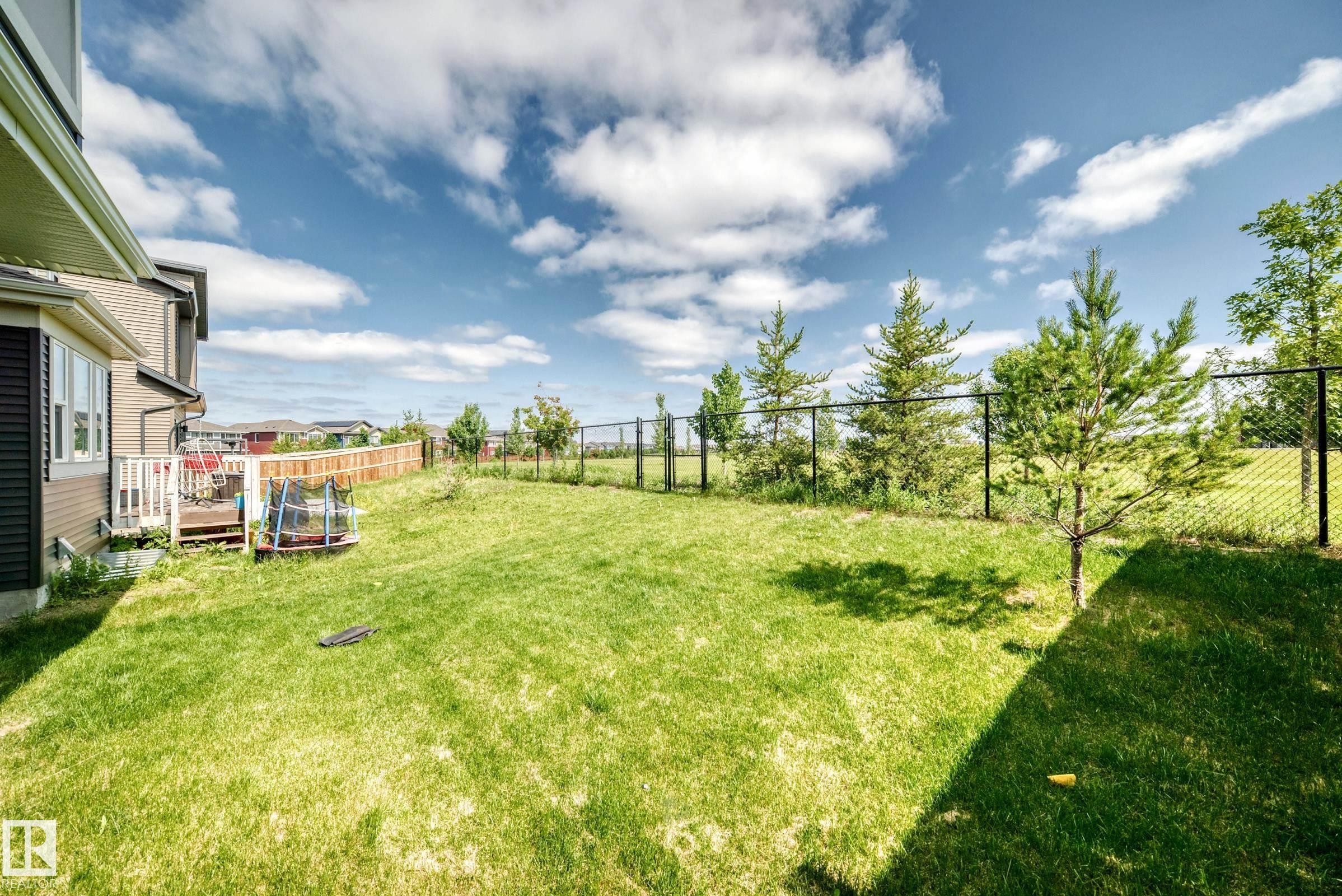 4018 Hawthorn Link Sw, Edmonton, AB - Outdoor