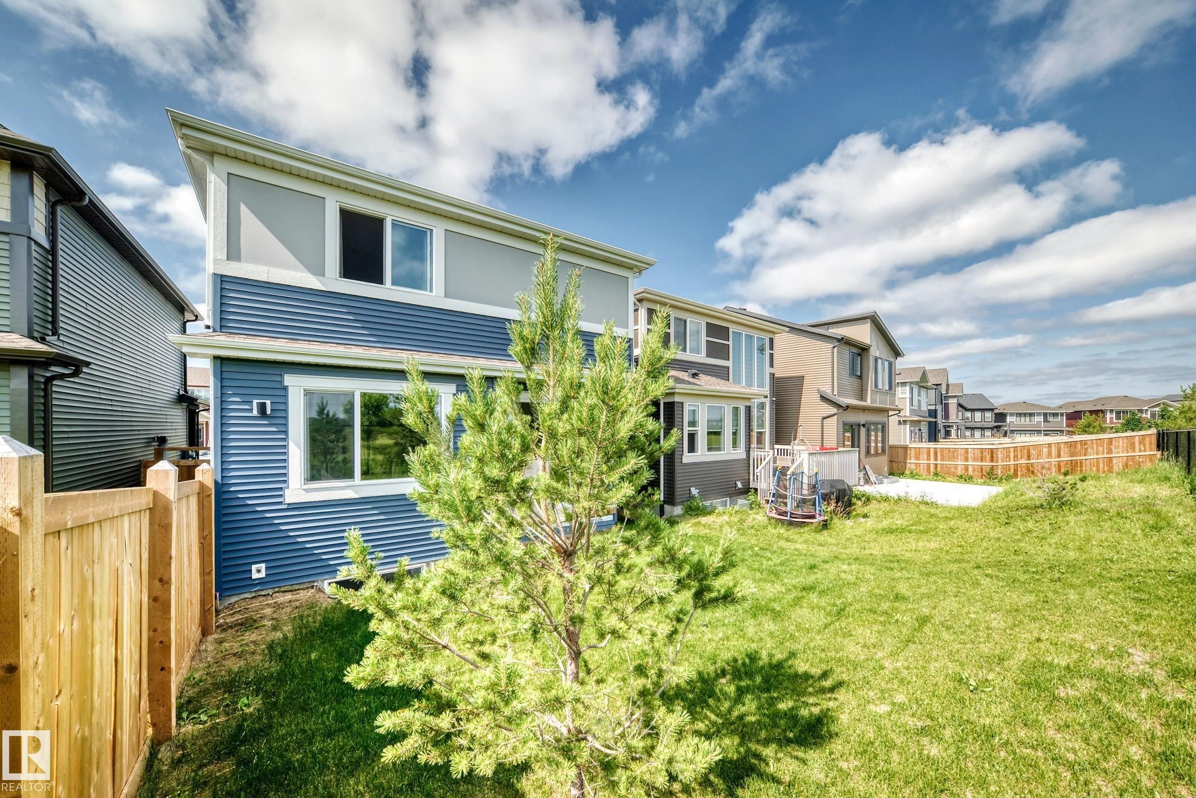 4018 Hawthorn Link Sw, Edmonton, AB - Outdoor