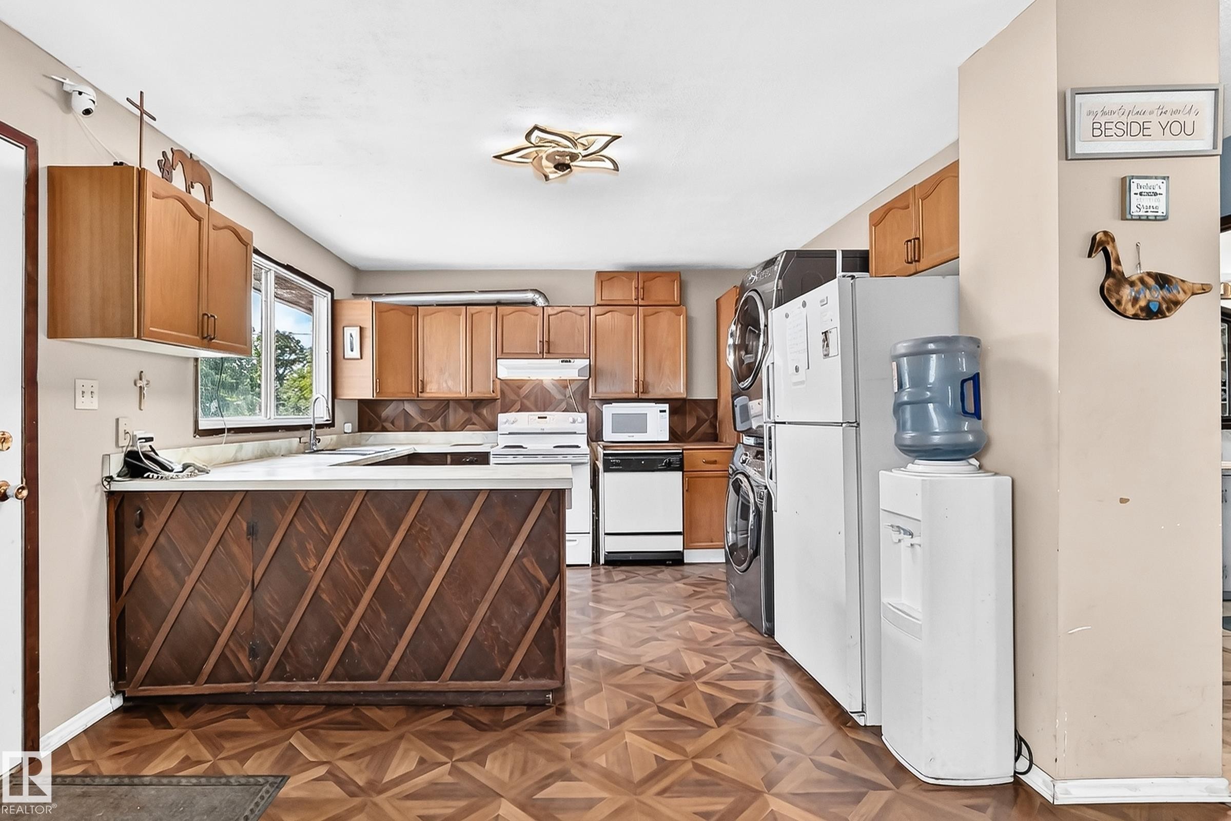 8 Fourth Street, Duffield, AB - Indoor Photo Showing Kitchen