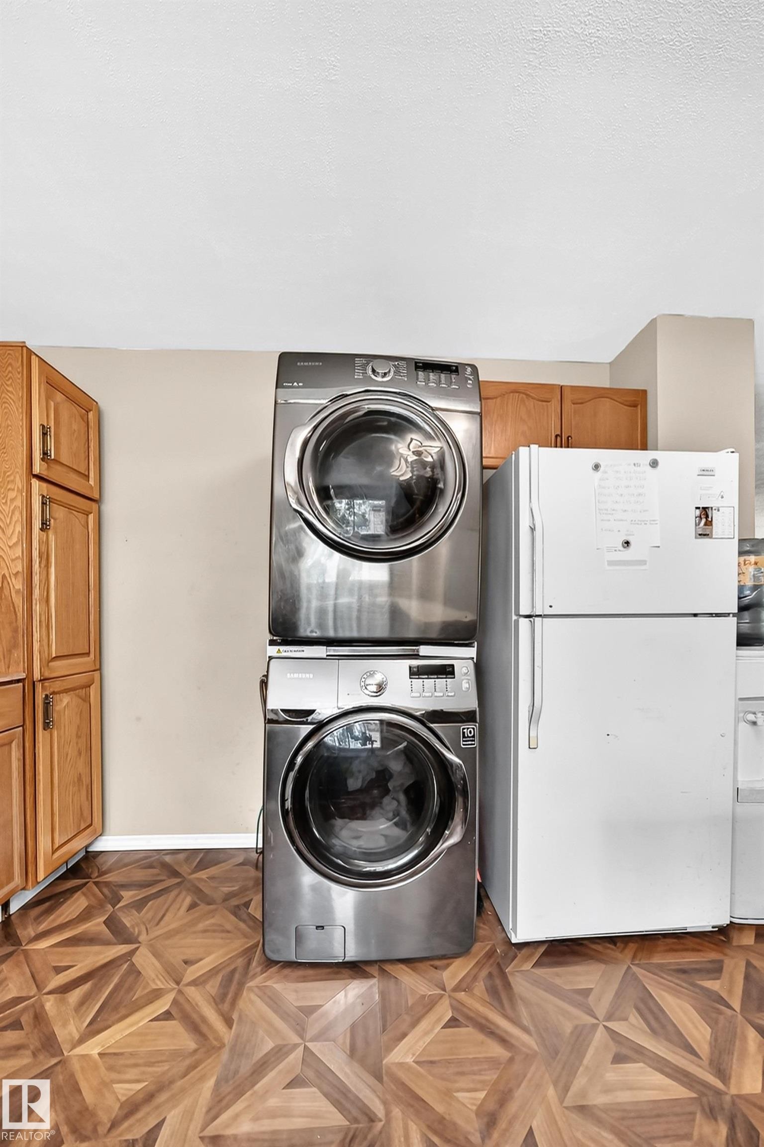 8 Fourth Street, Duffield, AB - Indoor Photo Showing Laundry Room