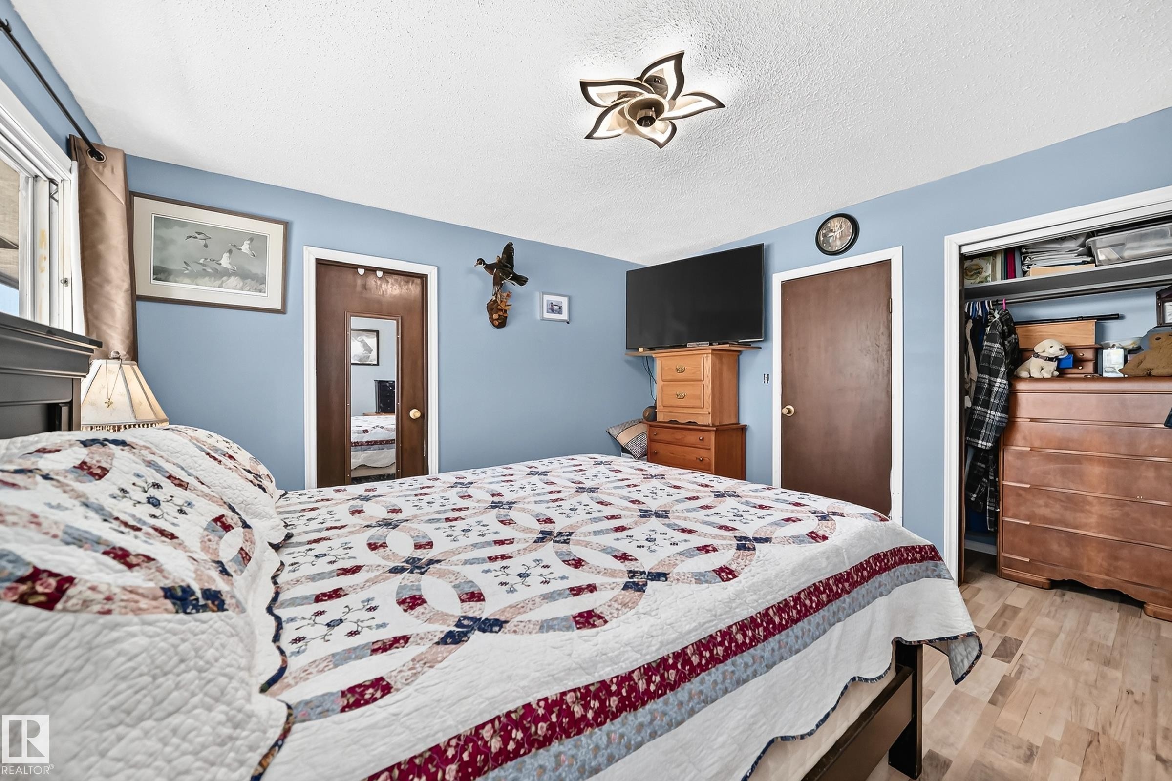 8 Fourth Street, Duffield, AB - Indoor Photo Showing Bedroom