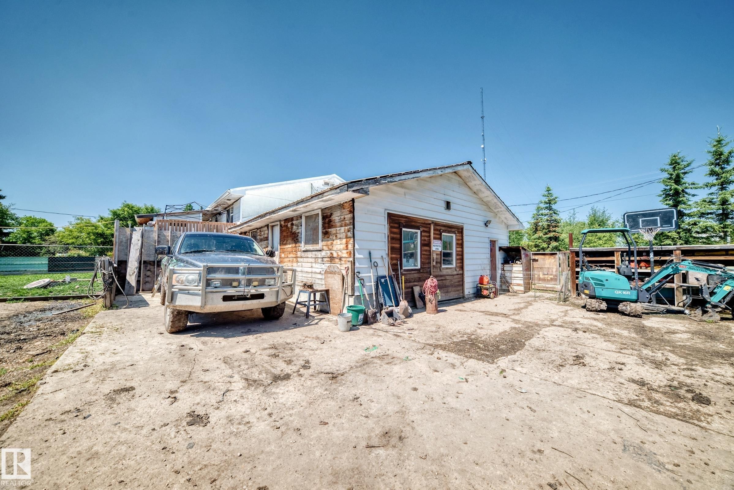 8 Fourth Street, Duffield, AB - Outdoor