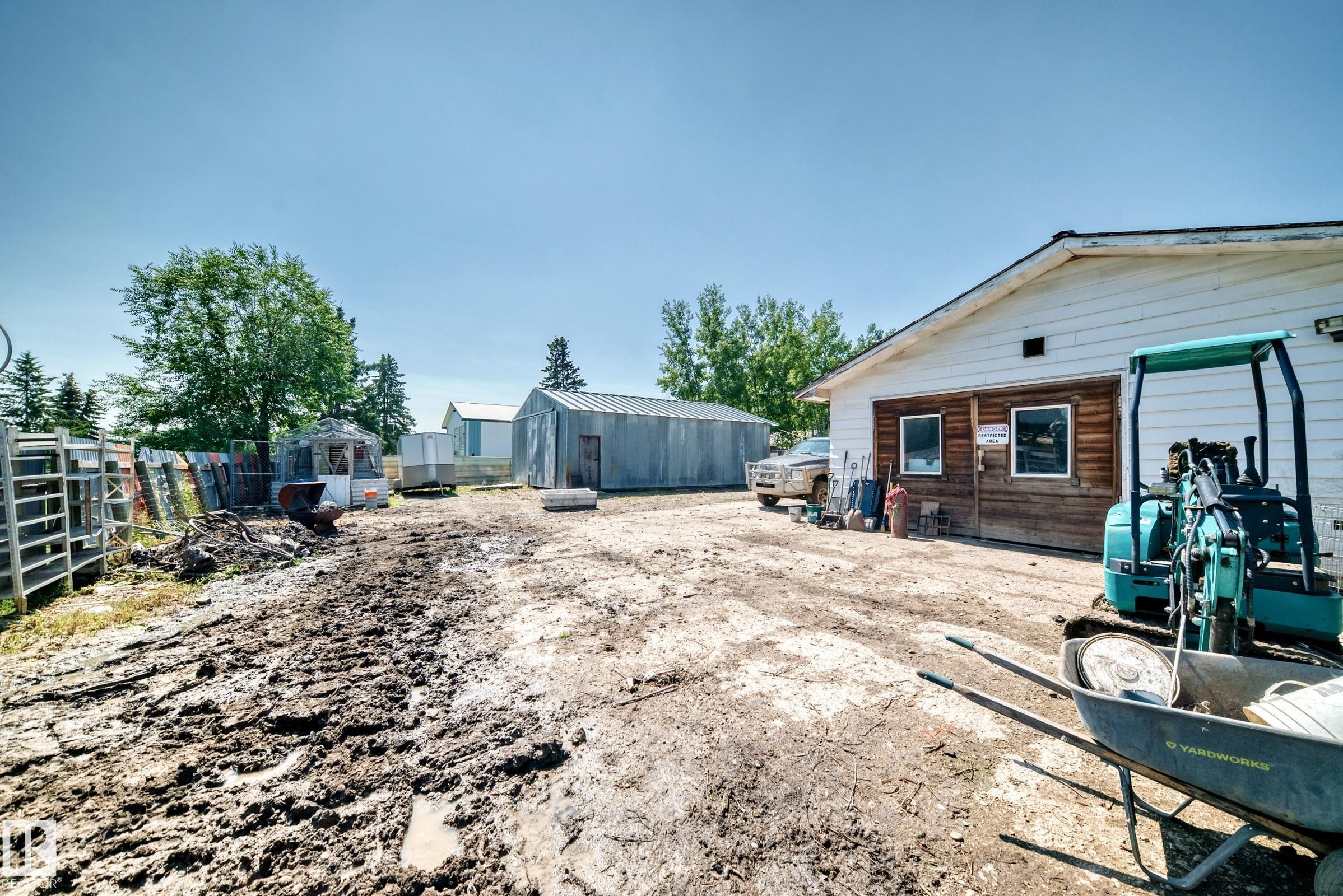 8 Fourth Street, Duffield, AB - Outdoor