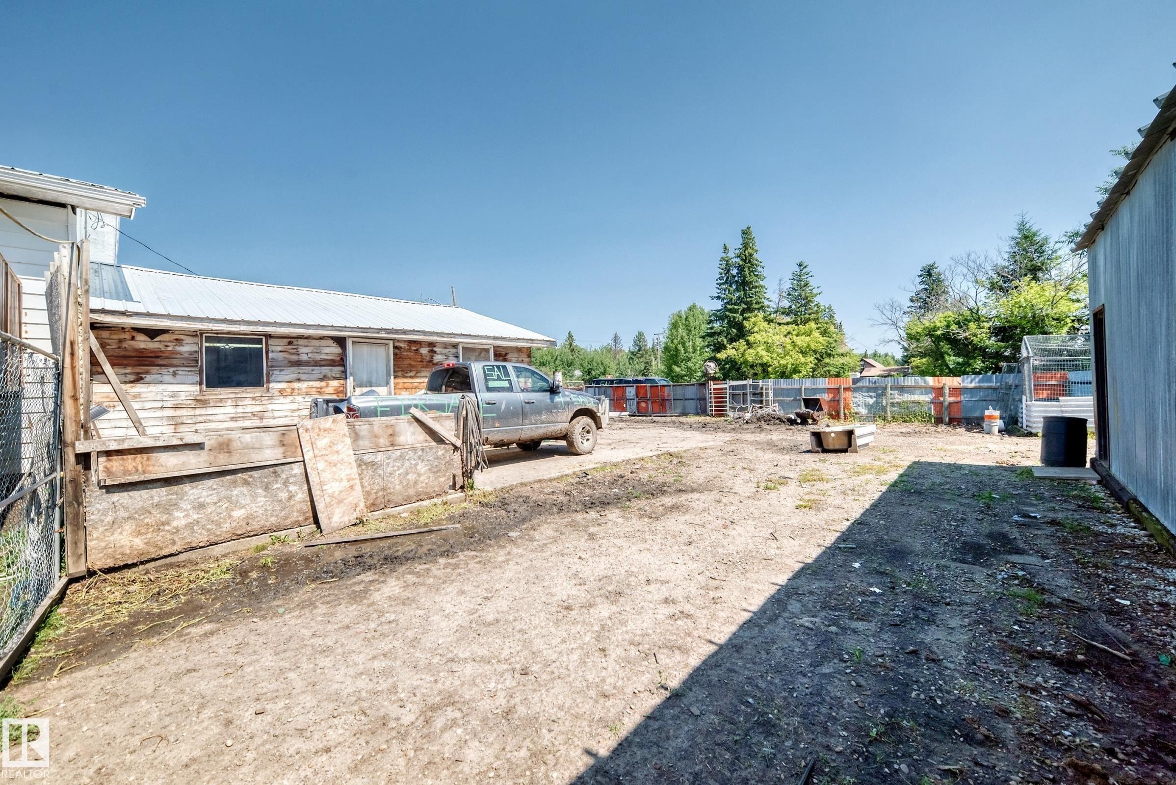8 Fourth Street, Duffield, AB - Outdoor
