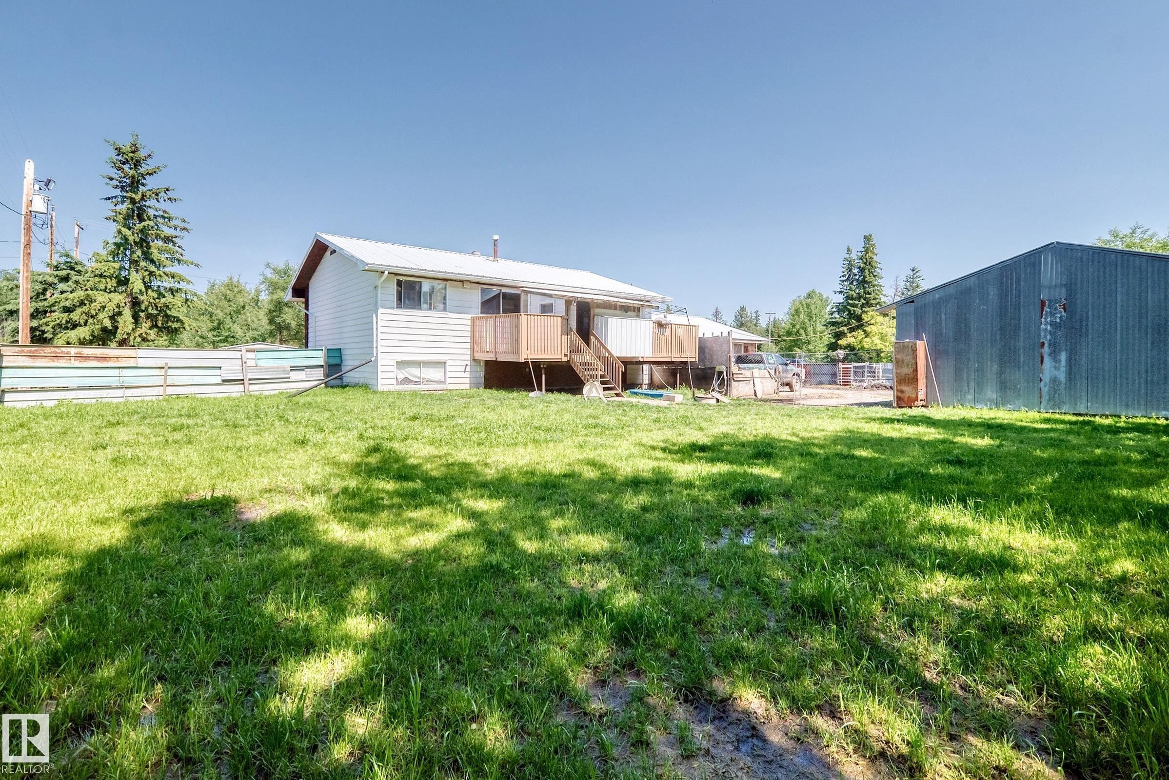 8 Fourth Street, Duffield, AB - Outdoor