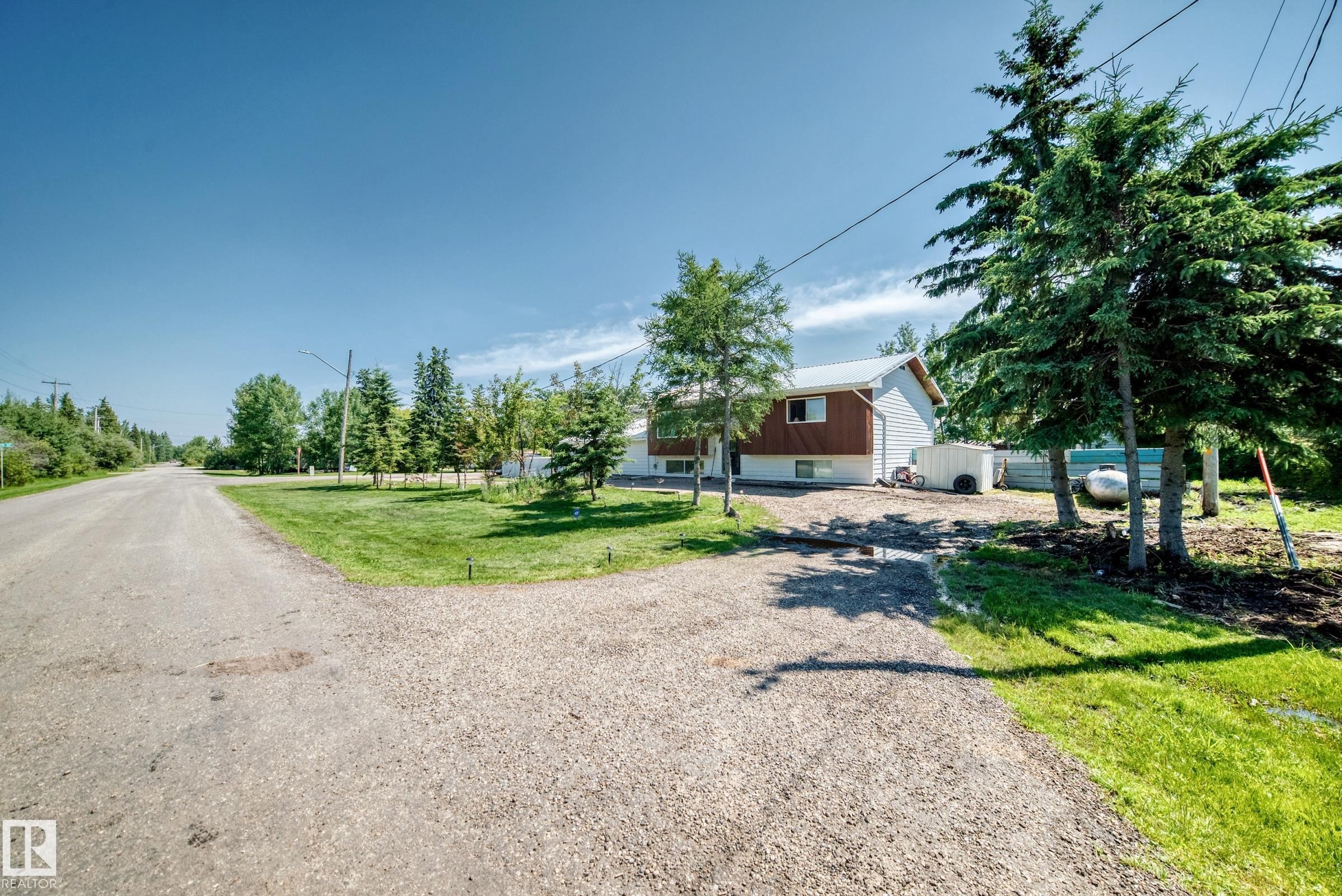 8 Fourth Street, Duffield, AB - Outdoor