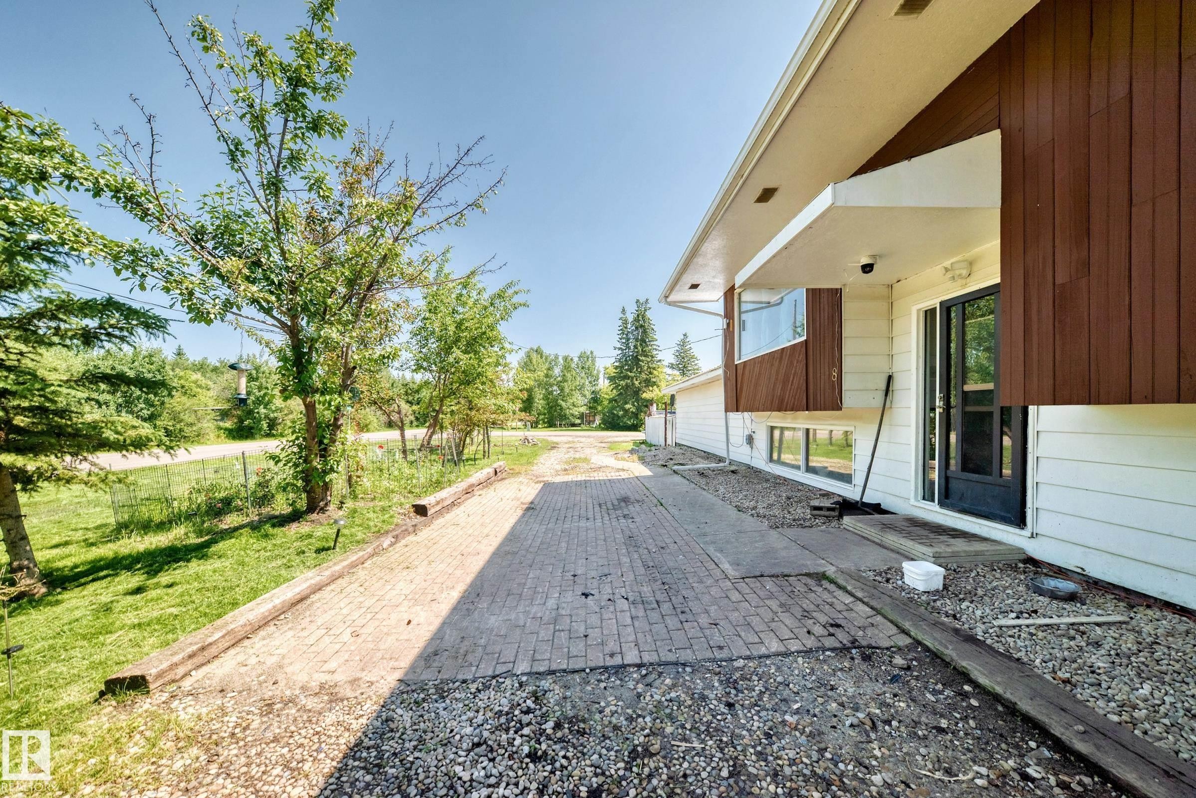 8 Fourth Street, Duffield, AB - Outdoor