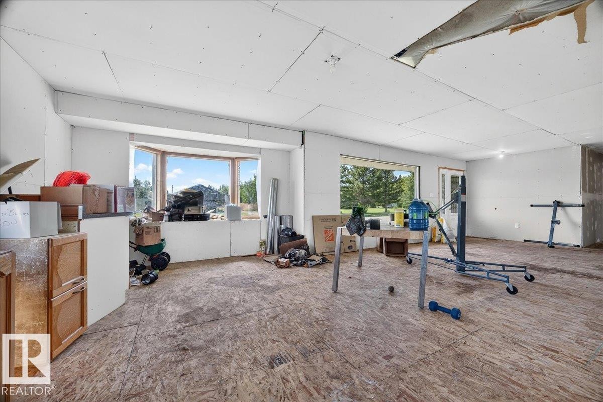 5316 54 Avenue, Andrew, AB - Indoor Photo Showing Gym Room
