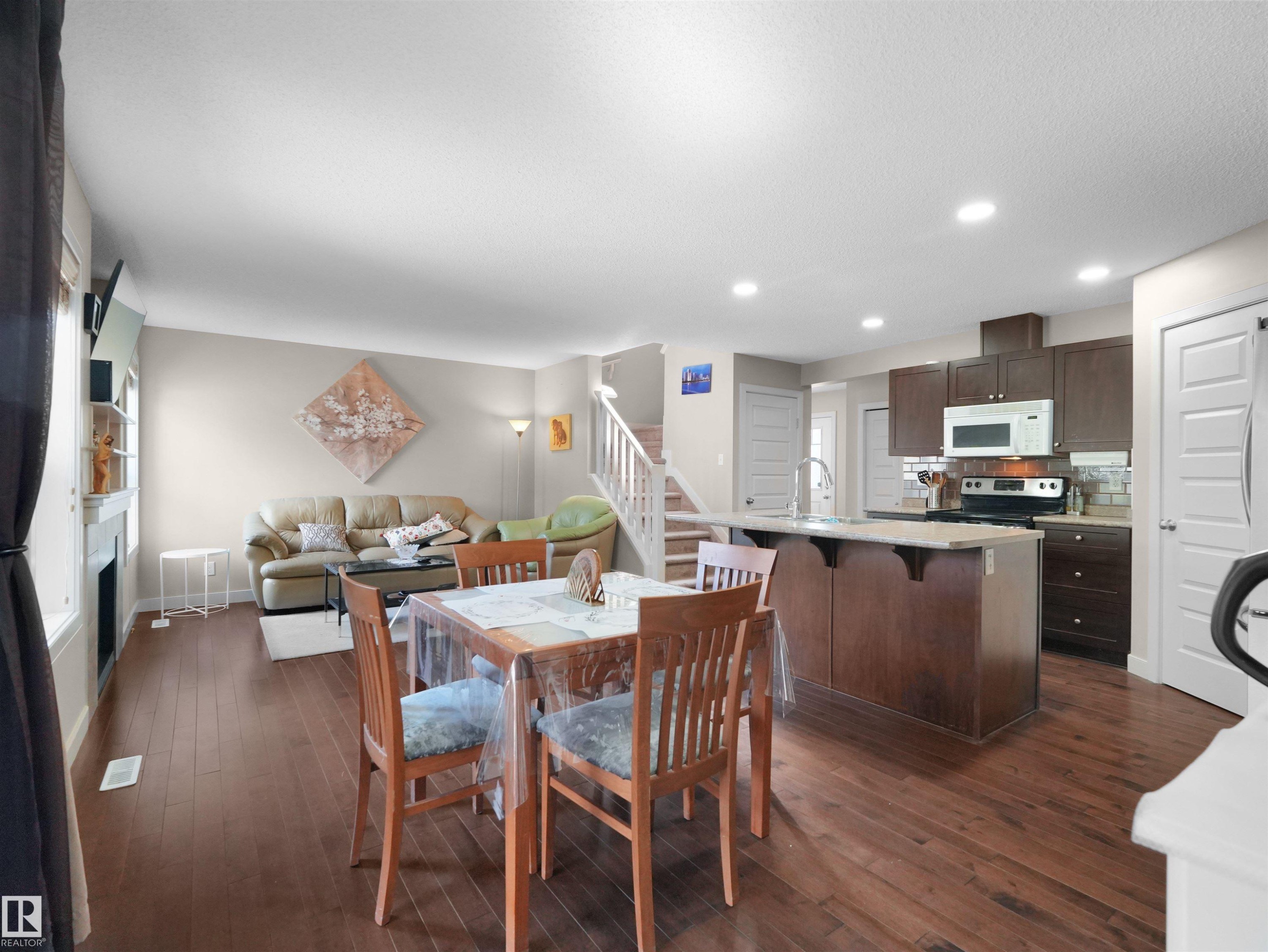 1692 Cunningham Way Sw, Edmonton, AB - Indoor