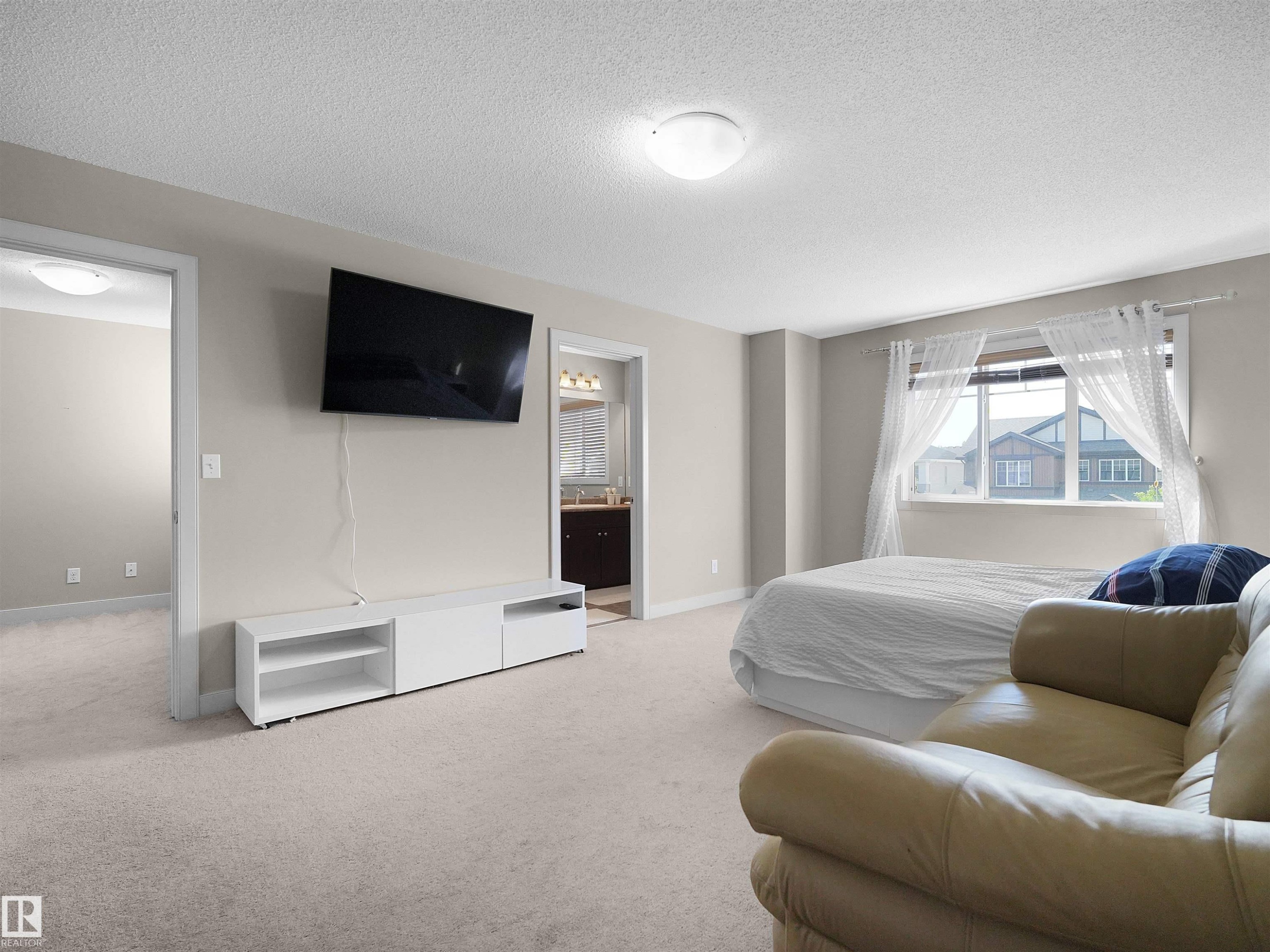 1692 Cunningham Way Sw, Edmonton, AB - Indoor Photo Showing Bedroom