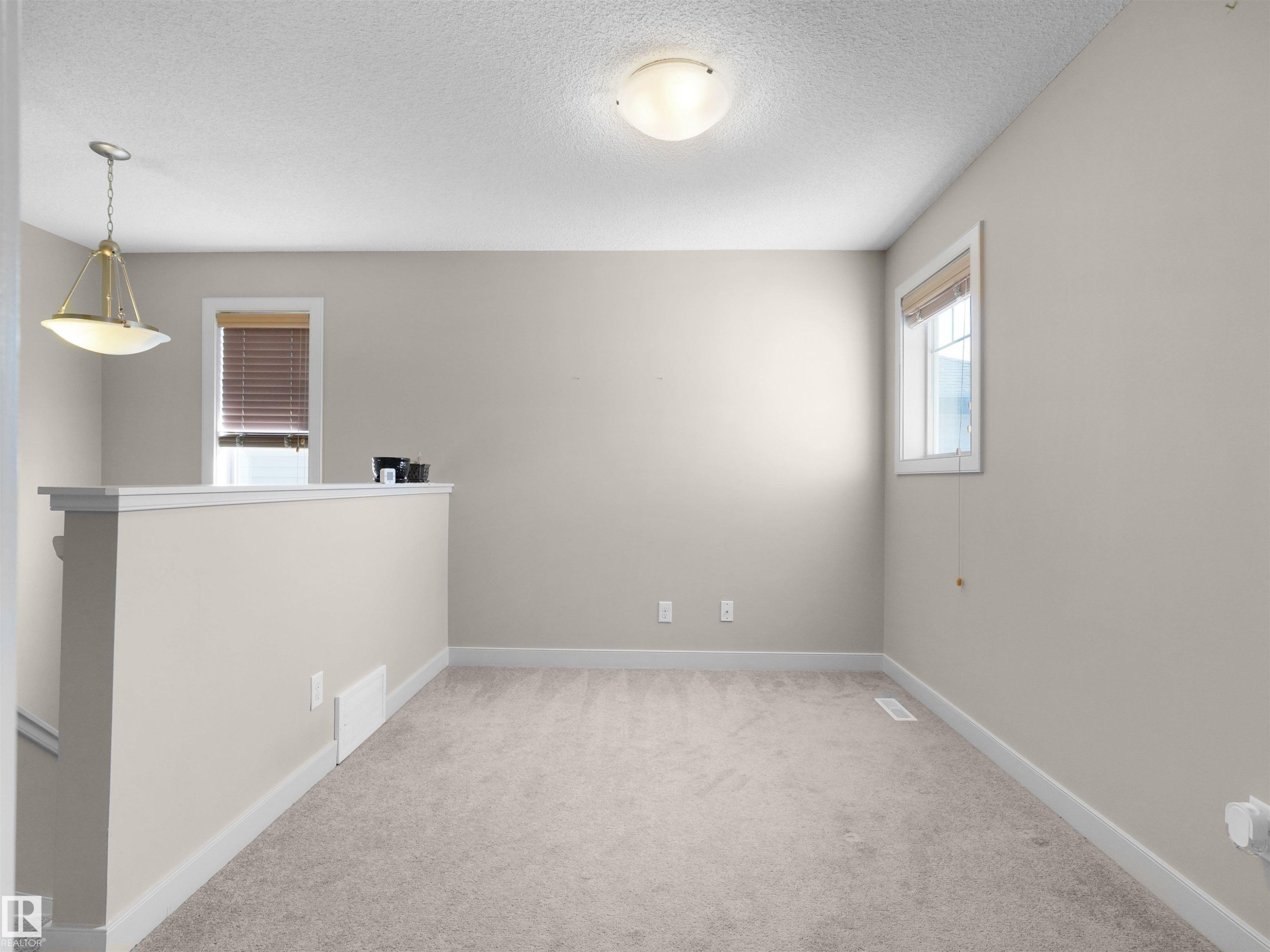 1692 Cunningham Way Sw, Edmonton, AB - Indoor Photo Showing Other Room