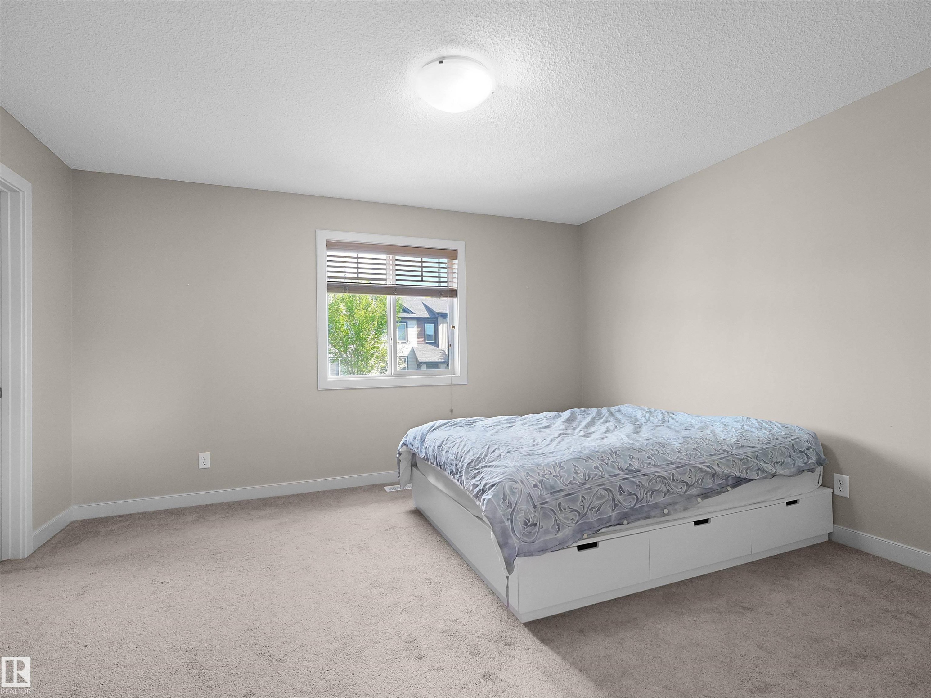 1692 Cunningham Way Sw, Edmonton, AB - Indoor Photo Showing Bedroom