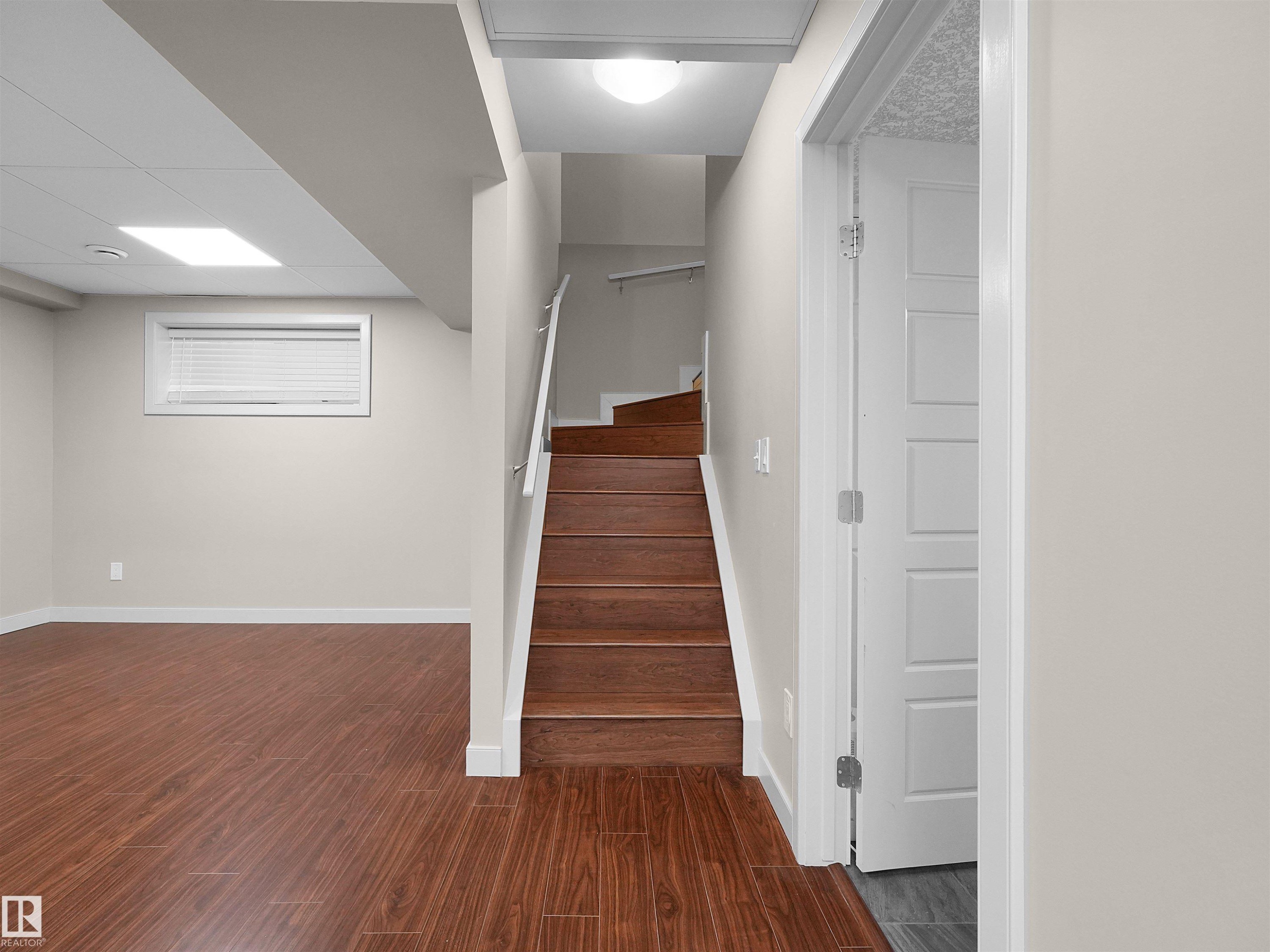 1692 Cunningham Way Sw, Edmonton, AB - Indoor Photo Showing Other Room
