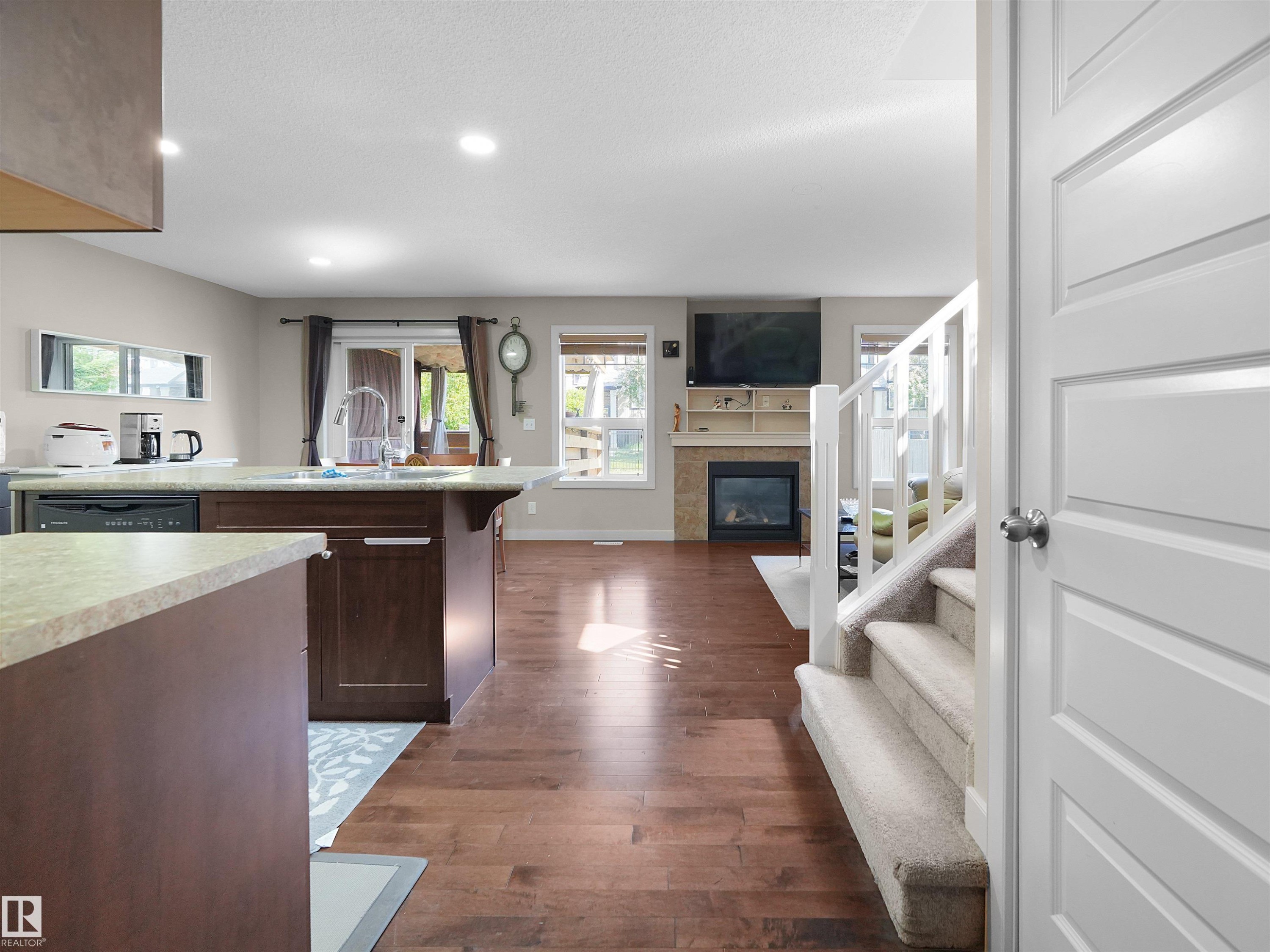 1692 Cunningham Way Sw, Edmonton, AB - Indoor With Fireplace