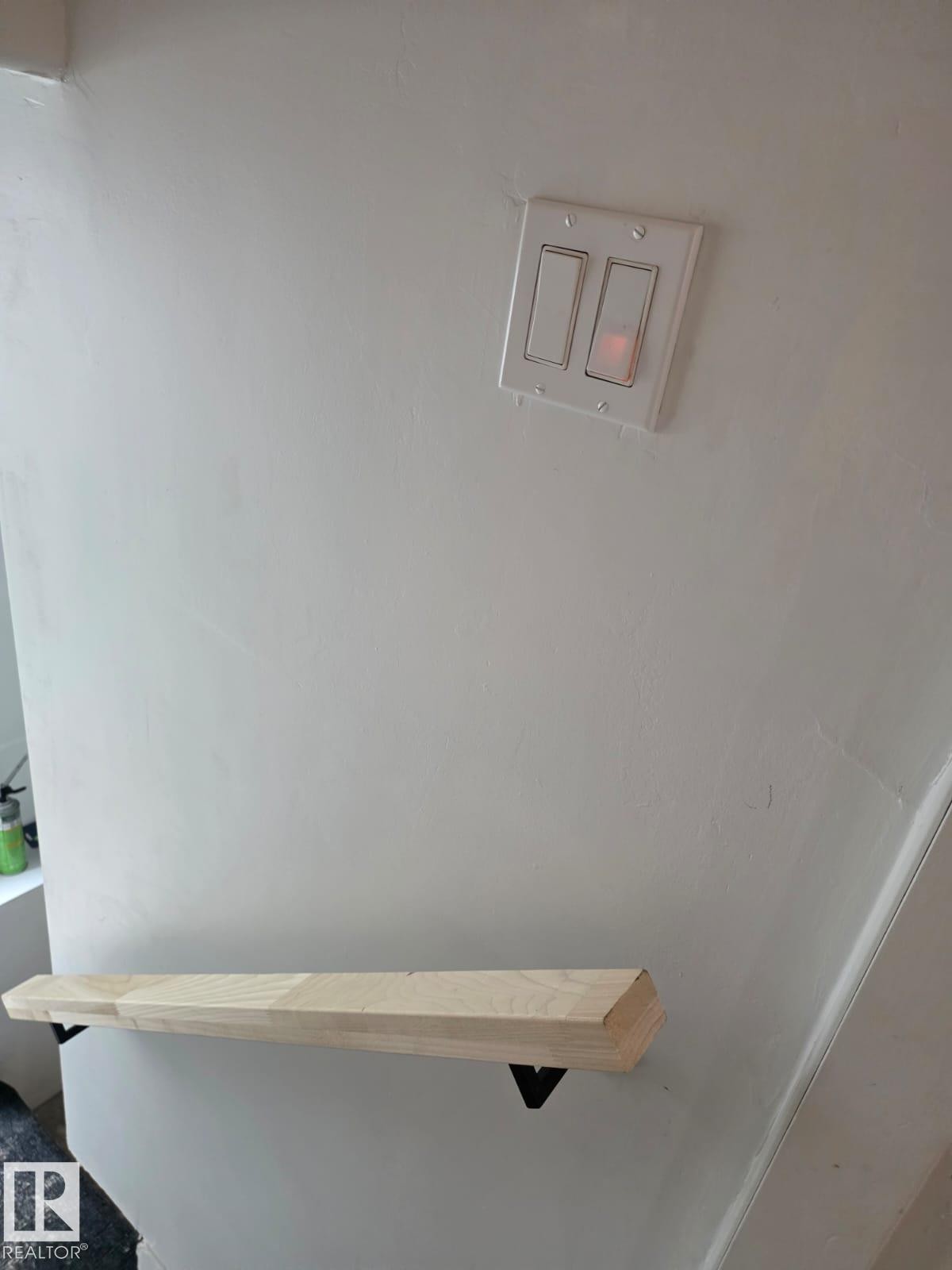 Image quality insufficient for description - 10656 93 Street, Edmonton, AB