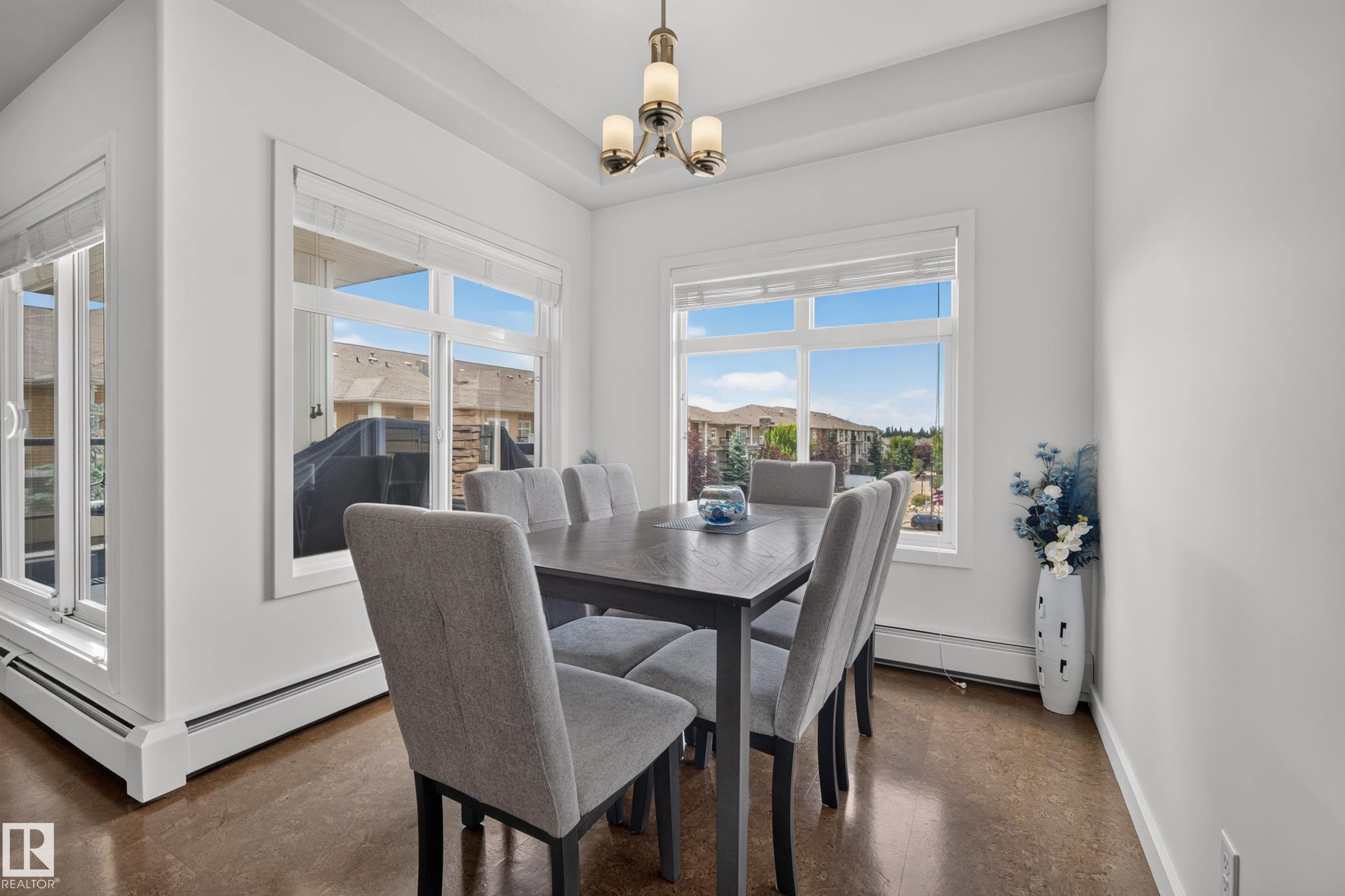 #465 11517 Ellerslie Rd Sw, Edmonton, AB - Indoor Photo Showing Dining Room